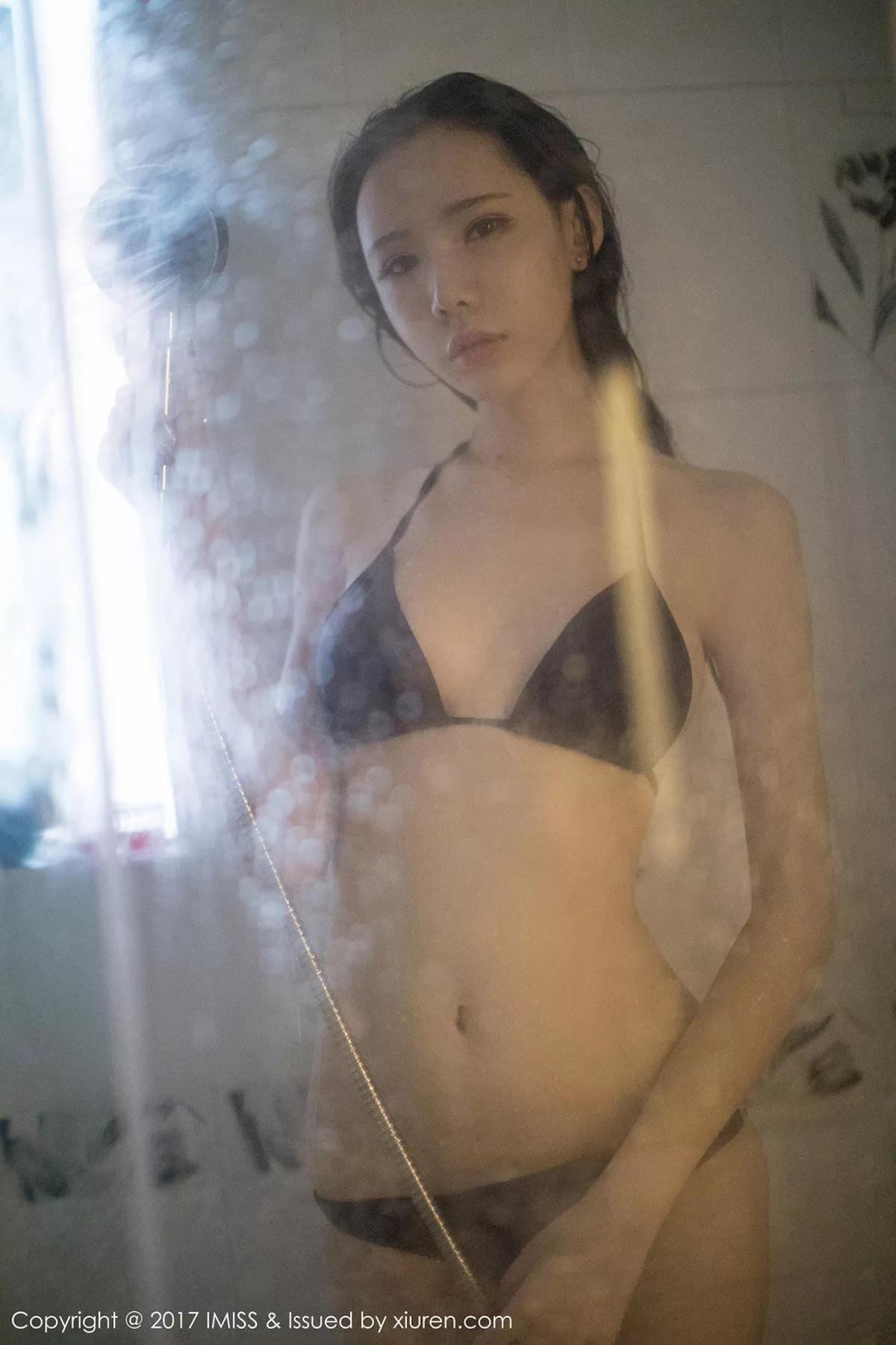 秀人集.com_[IMISS爱蜜社]Vol.205_玲珑女神萌琪琪Irene泳池红色比基尼湿身贵妃出浴诱惑写真47P