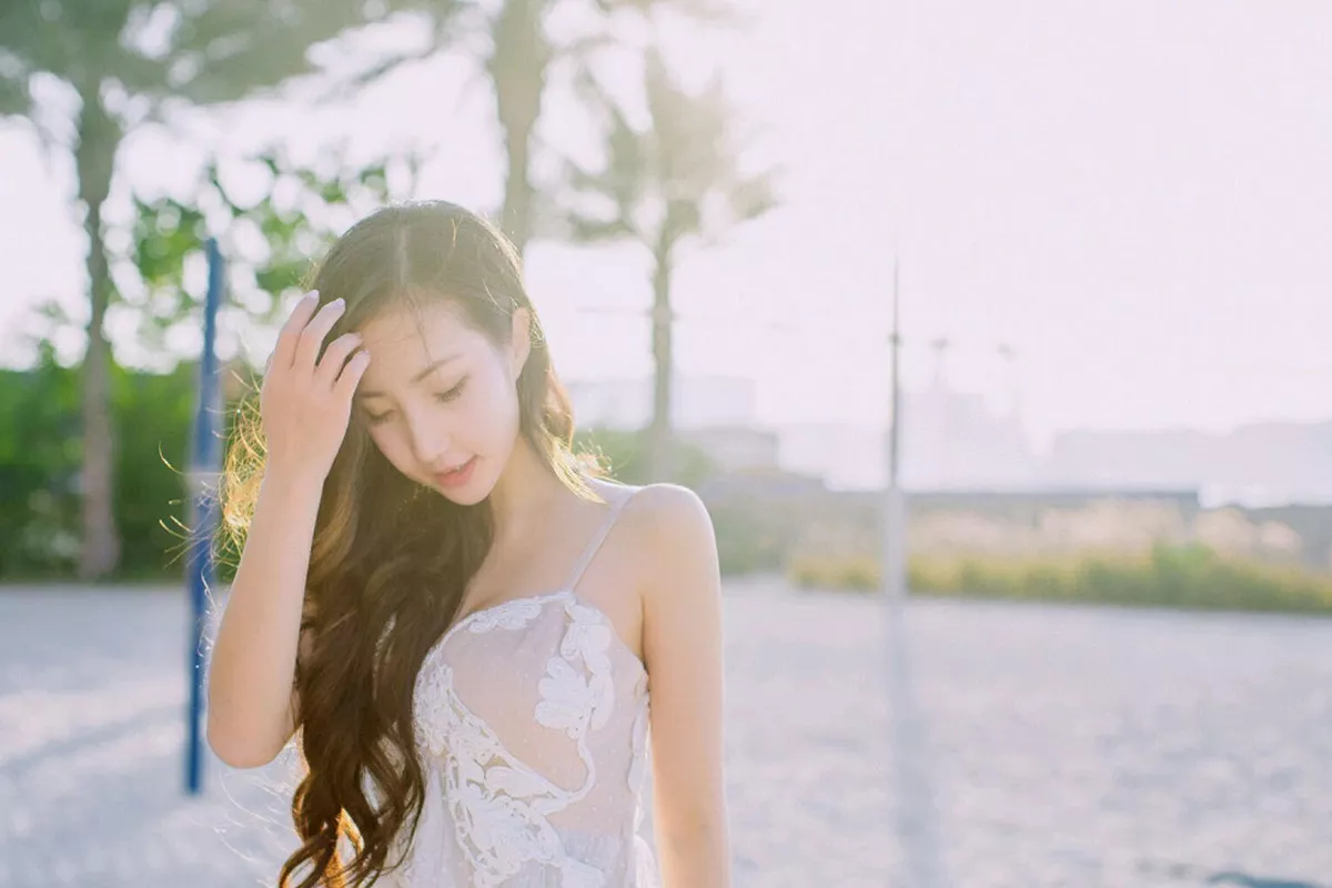 秀人集.com_[YouMi尤蜜荟]Vol.088_女神Yumi-尤美迪拜旅拍蓝天银滩性感比基尼秀完美身材写真41P