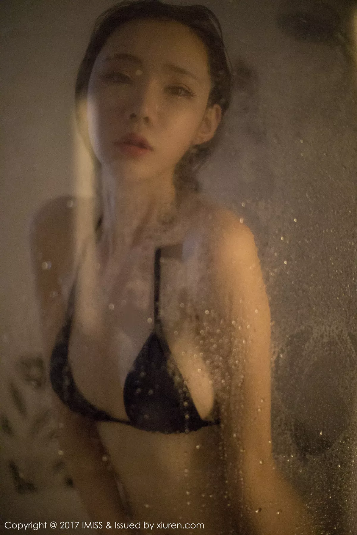 秀人集.com_[IMISS爱蜜社]Vol.205_玲珑女神萌琪琪Irene泳池红色比基尼湿身贵妃出浴诱惑写真47P