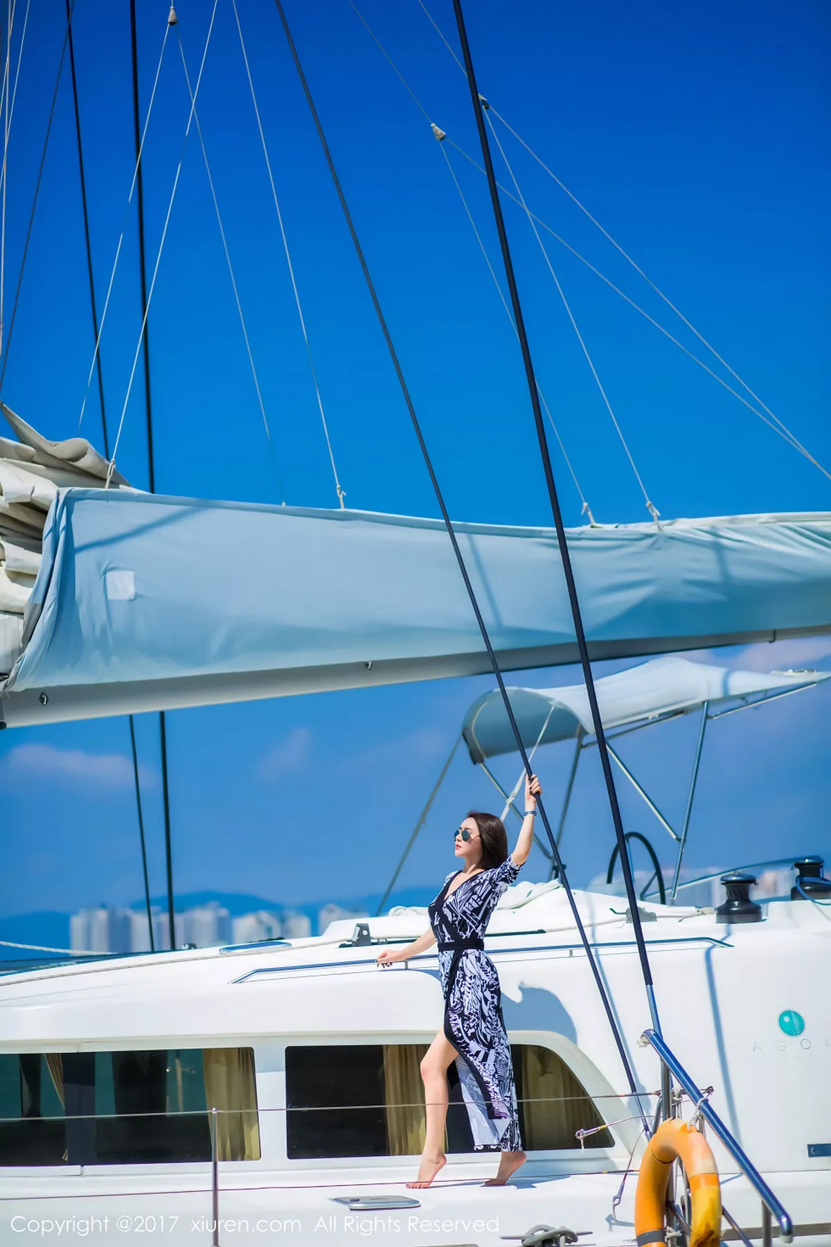 秀人集.com_[XiuRen秀人网]No.858_嫩模廿十海南三亚旅拍蓝天白云海边性感比基尼写真45P