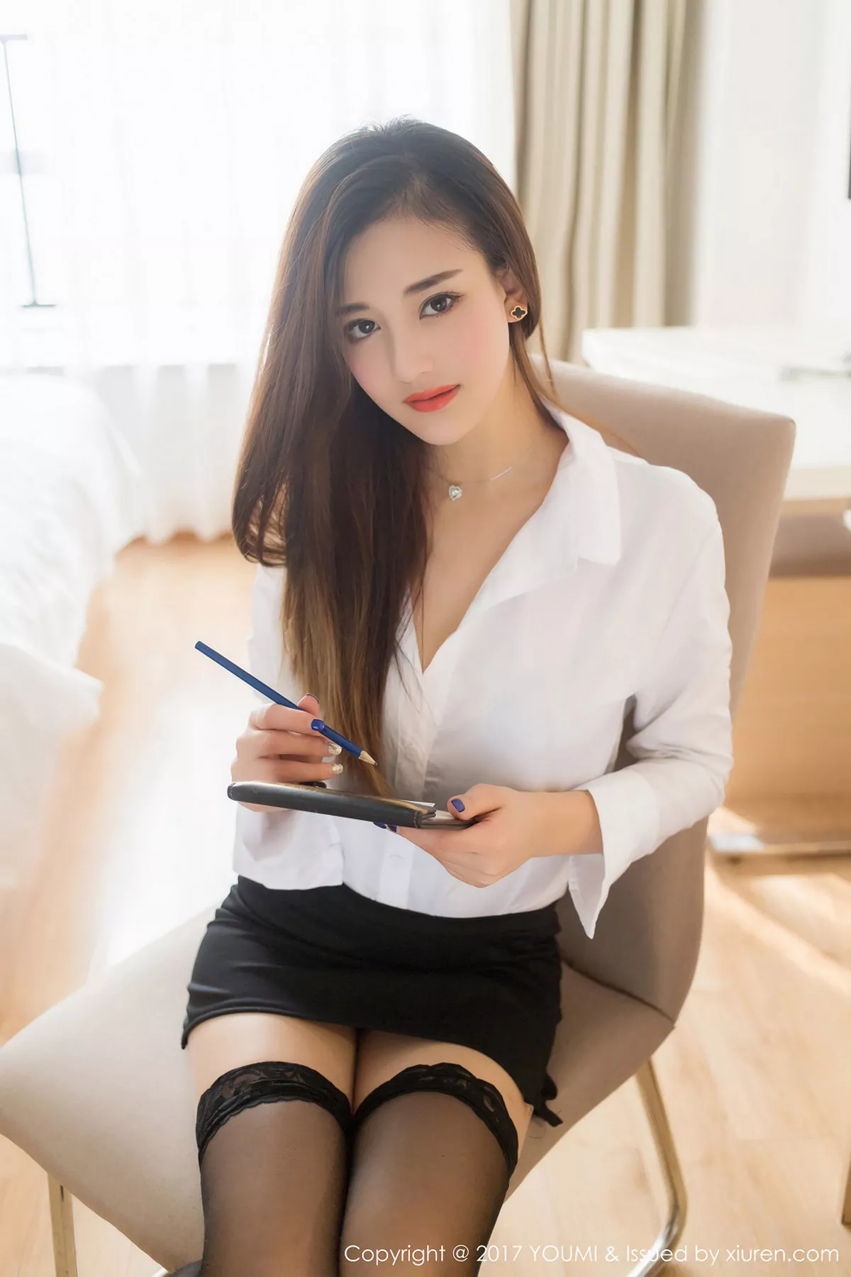 秀人集.com_[YouMi尤蜜荟]Vol.087_新人模特娜娜TINA办公室黑丝OL制服秀完美身材靓丽迷人写真40P