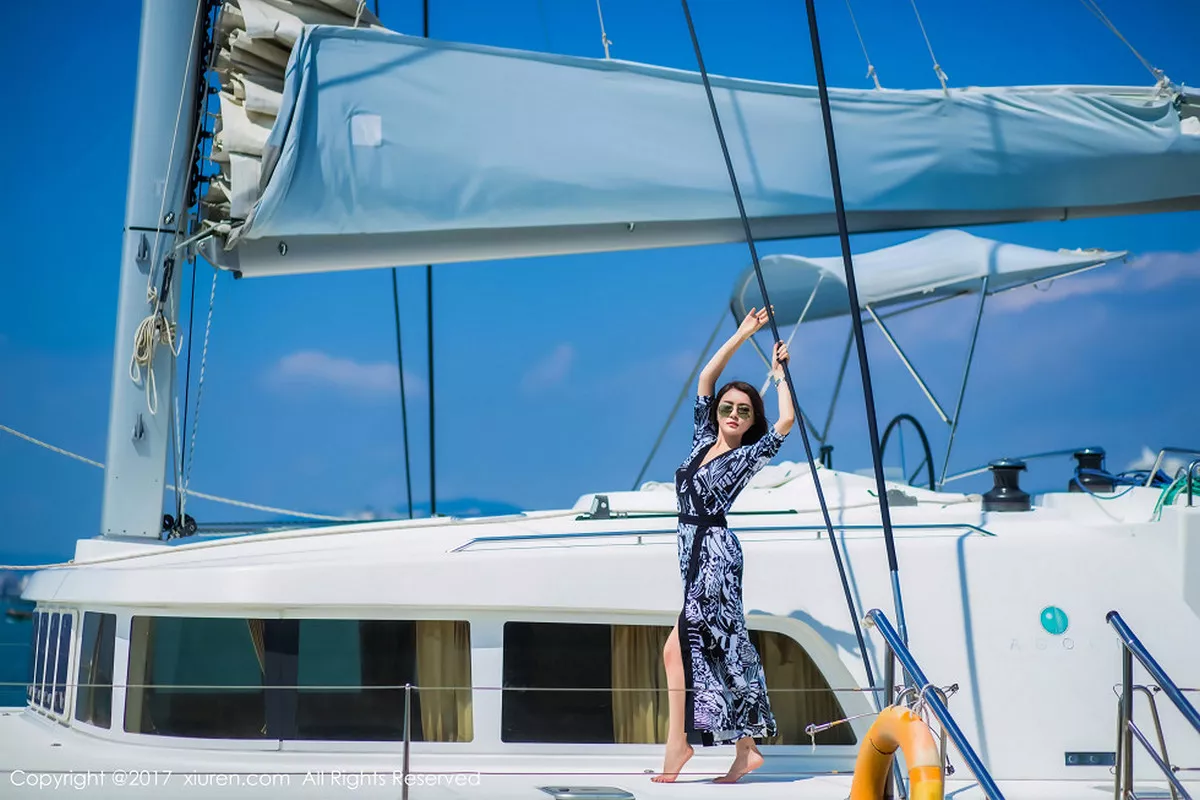 秀人集.com_[XiuRen秀人网]No.858_嫩模廿十海南三亚旅拍蓝天白云海边性感比基尼写真45P