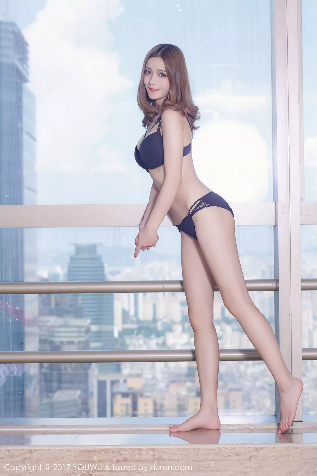 秀人集.com_[YouWu尤物馆]Vol.071_巨乳嫩模baby贝贝性感黑色内衣秀完美身材白嫩肌肤写真43P