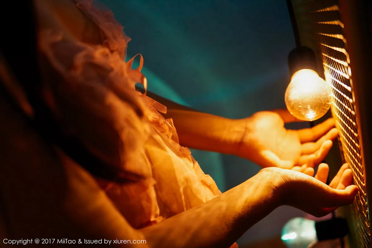 秀人集.com_[MiiTao蜜桃社]Vol.086_嫩模瑞欣大尺度私房粉嫩薄纱睡衣半脱秀傲人豪乳诱惑写真50P