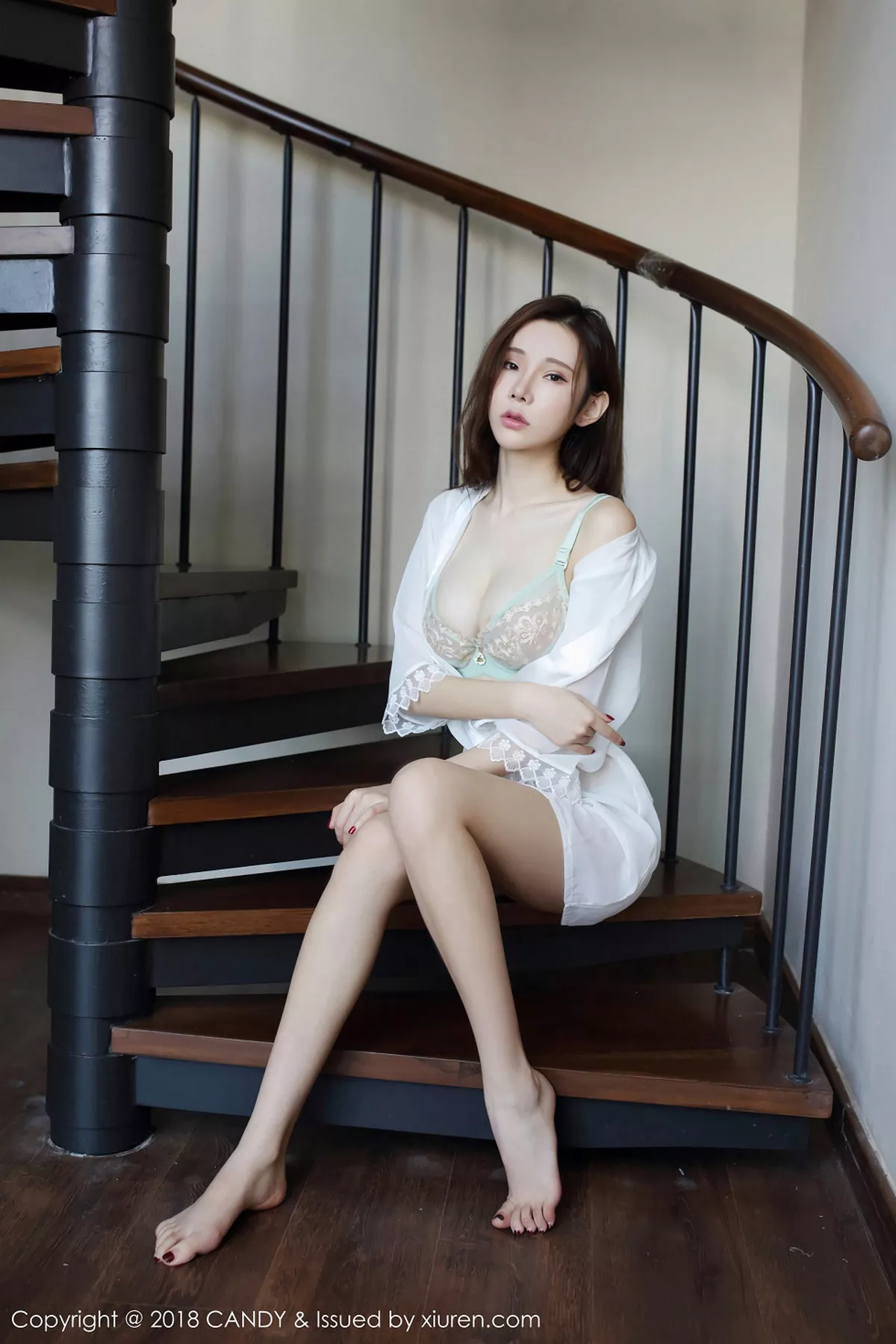 秀人集.com_[Candy糖果画报]Vol.049_女神萌琪琪Irene沙巴旅拍居家性感内衣秀完美身材写真51P