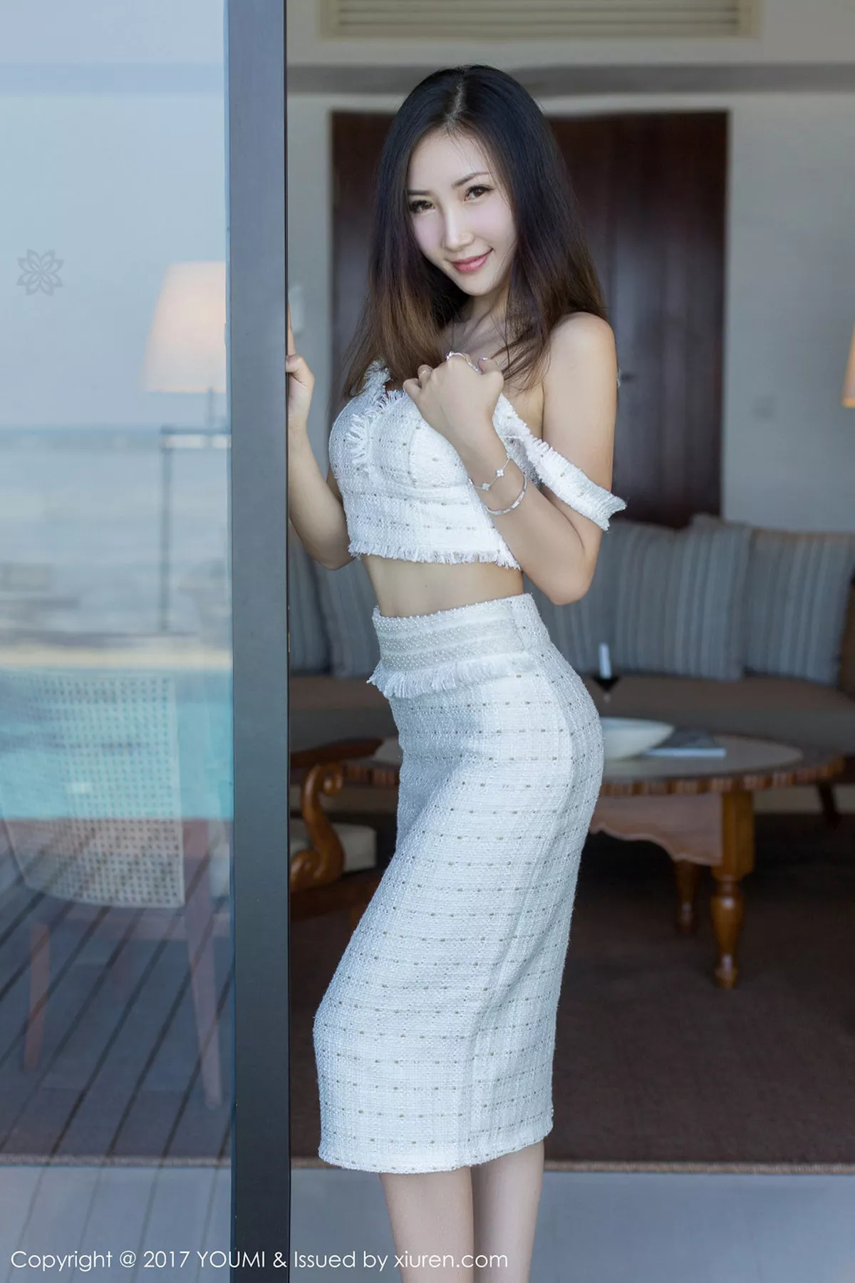 秀人集.com_[YouMi尤蜜荟]Vol.100_嫩模Yumi-尤美马尔代夫旅拍性感长裙系列秀完美身材写真41P