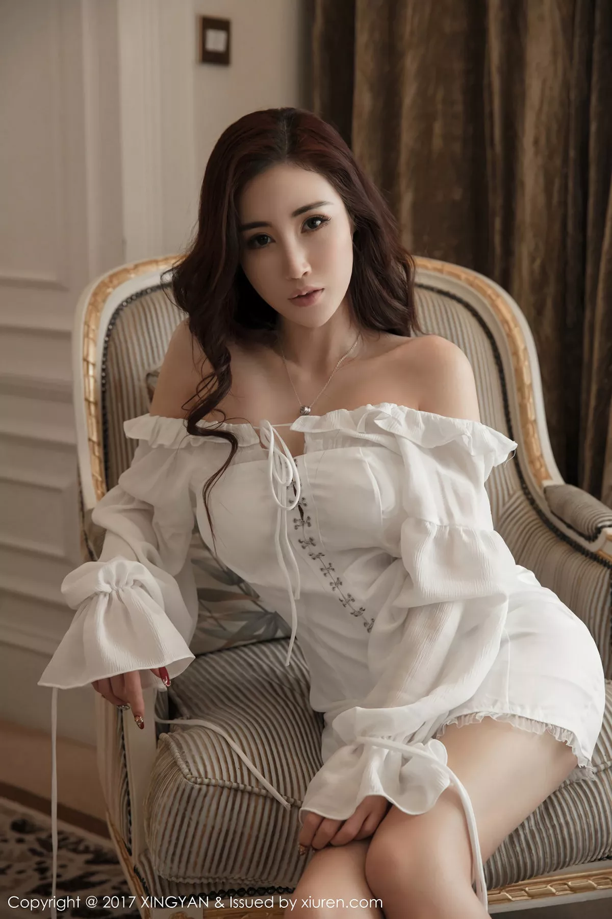 秀人集.com_[XINGYAN星颜社]Vol.001_嫩模孙梦瑶V欧美范低胸连身裙+两套性感私房内衣写真48P