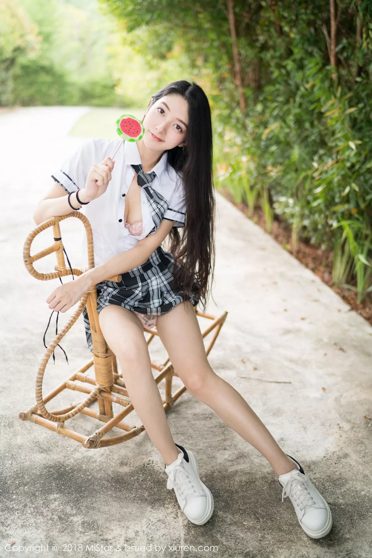 秀人集.com_[MiStar魅妍社]Vol.207_嫩模小热巴甲米旅拍沙滩上开胸毛衣+黑色蕾丝睡裙诱惑写真40P