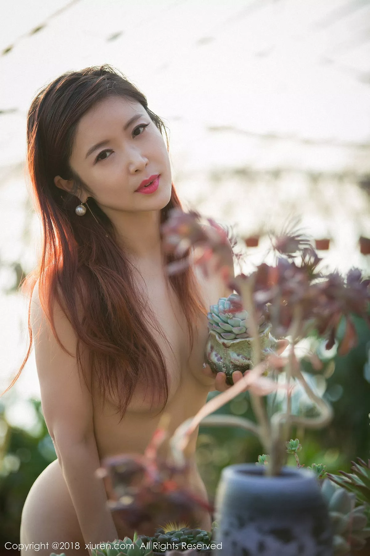 秀人集.com_[XiuRen秀人网]No.884_嫩模西希白兔室外植物园大尺度全裸秀白嫩翘臀极致诱惑写真48P