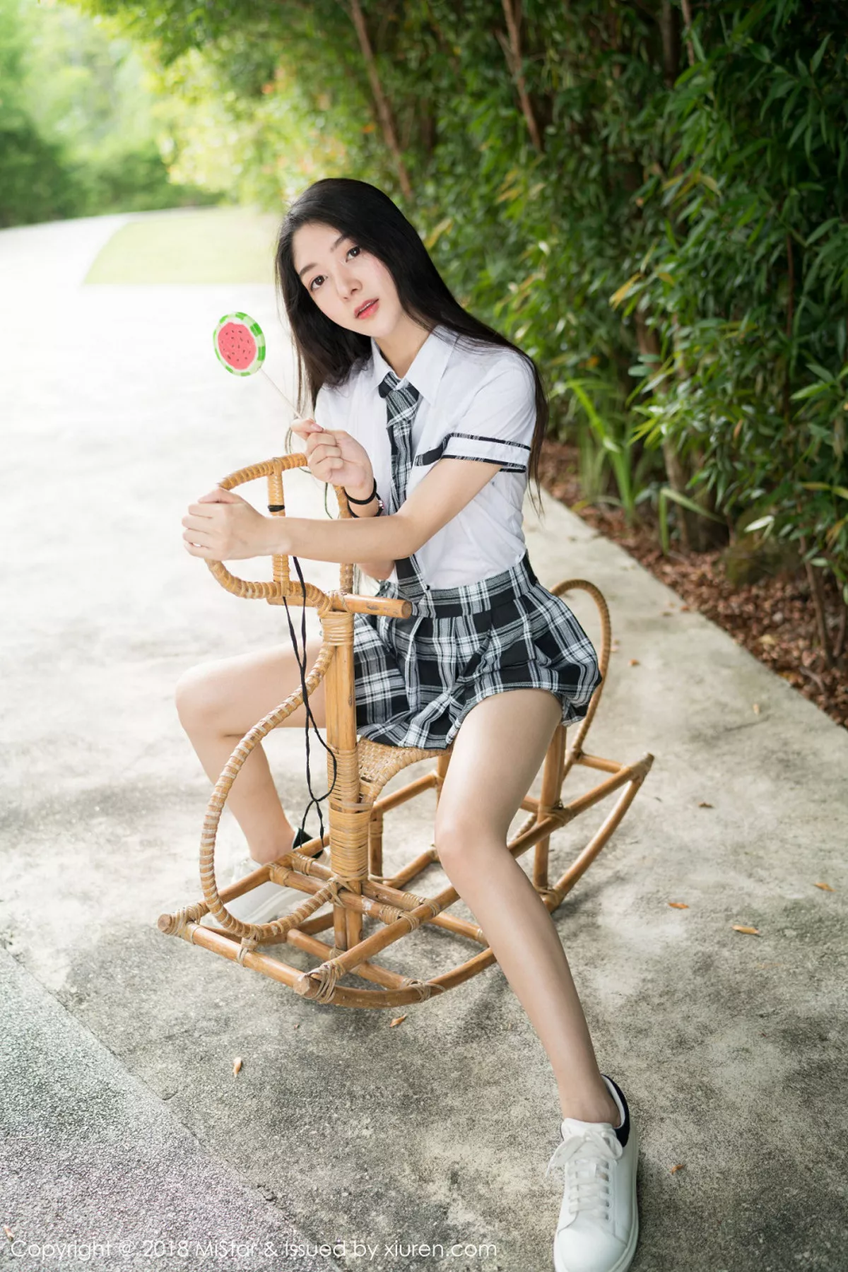 秀人集.com_[MiStar魅妍社]Vol.207_嫩模小热巴甲米旅拍沙滩上开胸毛衣+黑色蕾丝睡裙诱惑写真40P