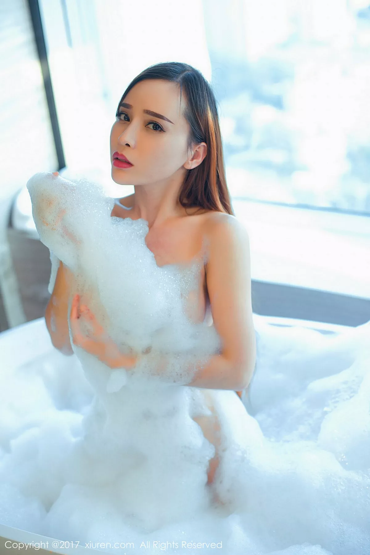 秀人集.com_[XiuRen秀人网]No.866_嫩模艾小青居家日系学生服+浴缸全裸泡泡浴火辣诱惑写真56P