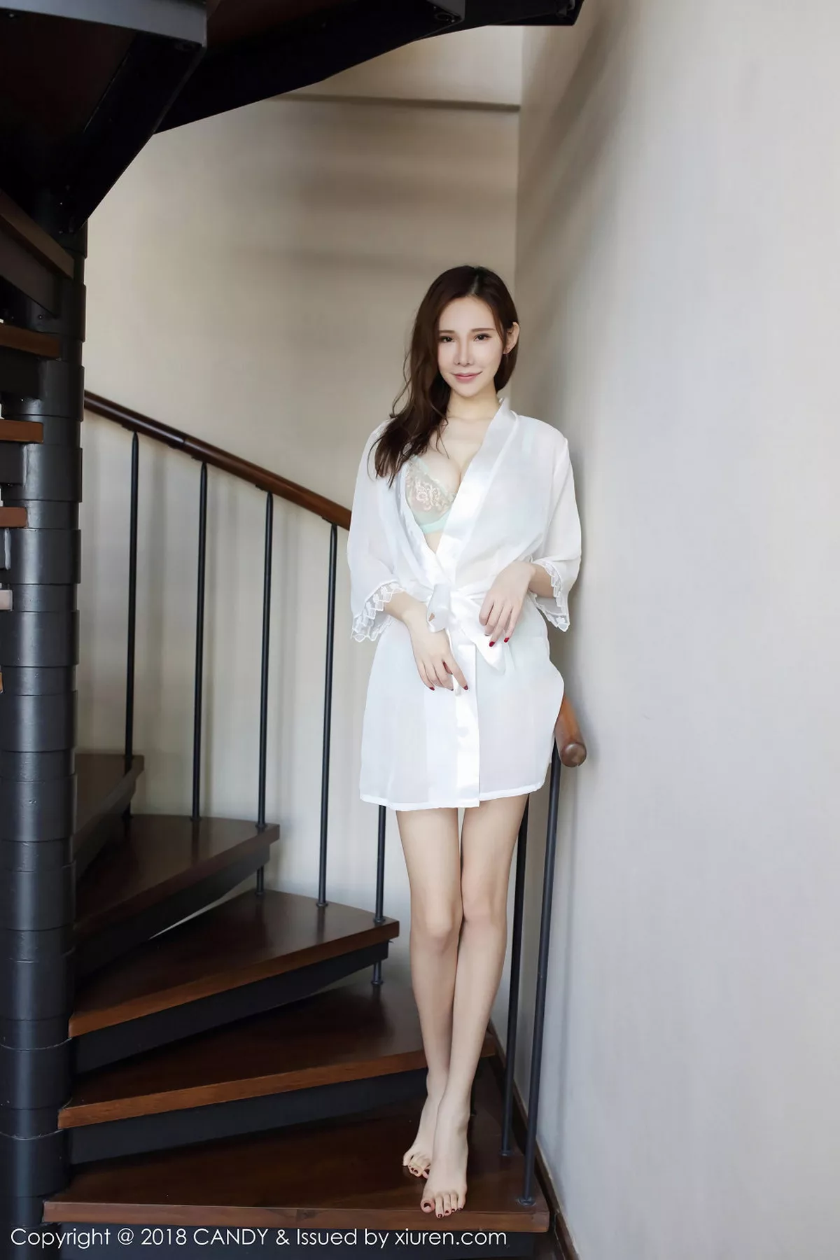 秀人集.com_[Candy糖果画报]Vol.049_女神萌琪琪Irene沙巴旅拍居家性感内衣秀完美身材写真51P