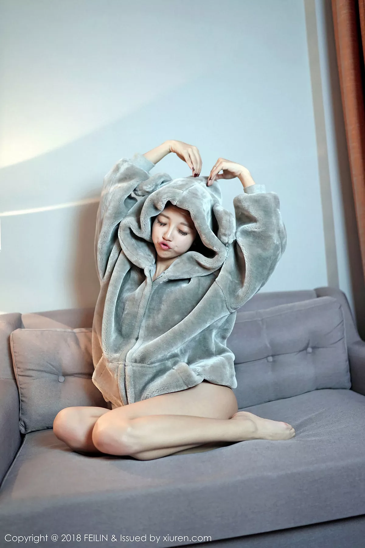 秀人集.com_[FeiLin嗲囡囡]Vol.122_嫩模冯木木LRIS居家白色大床上性感红色内衣秀完美身材写真40P