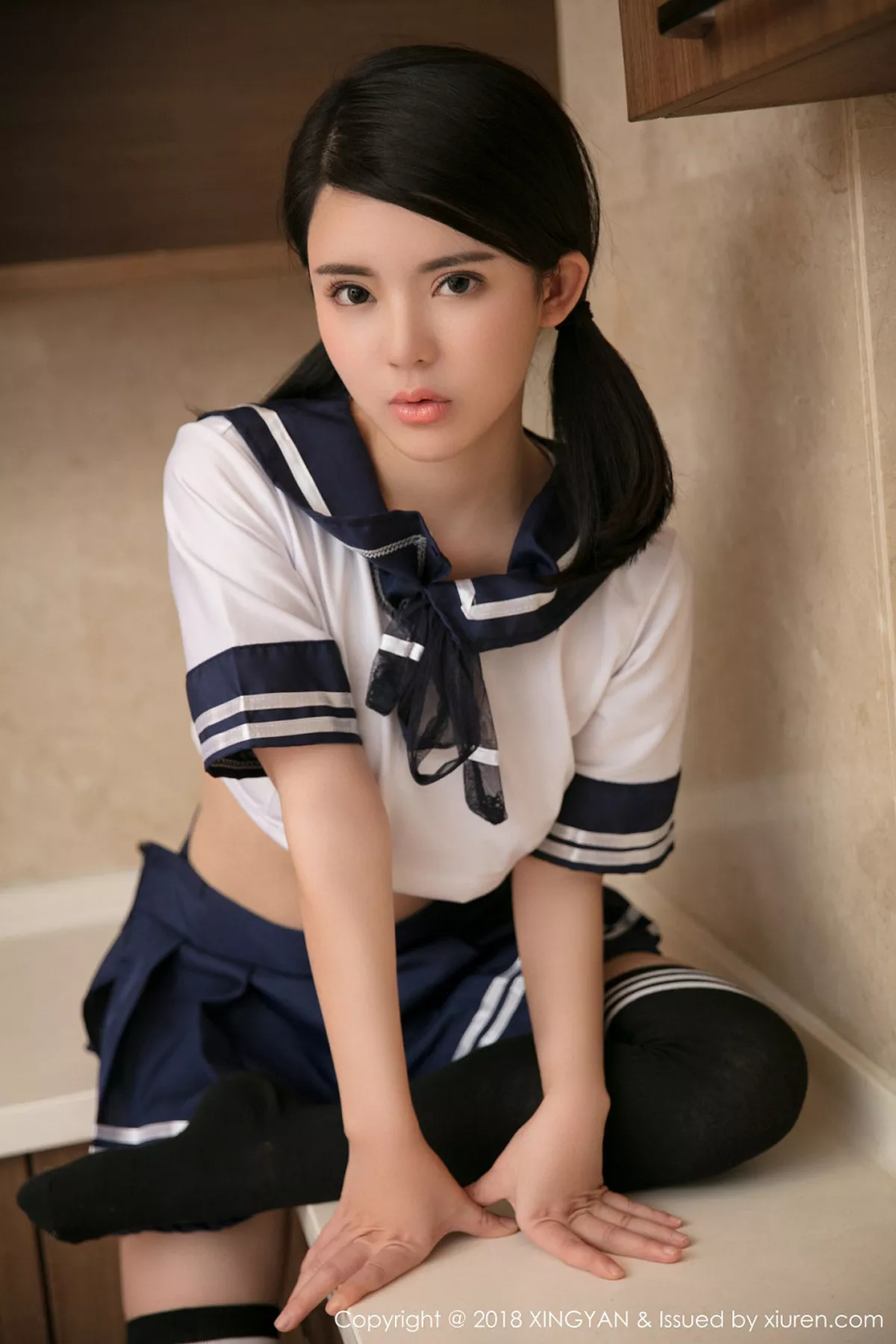 秀人集.com_[XINGYAN星颜社]Vol.012_嫩模陈曦Lily开背毛衣侧露豪乳+黑丝水手学生服诱惑写真50P