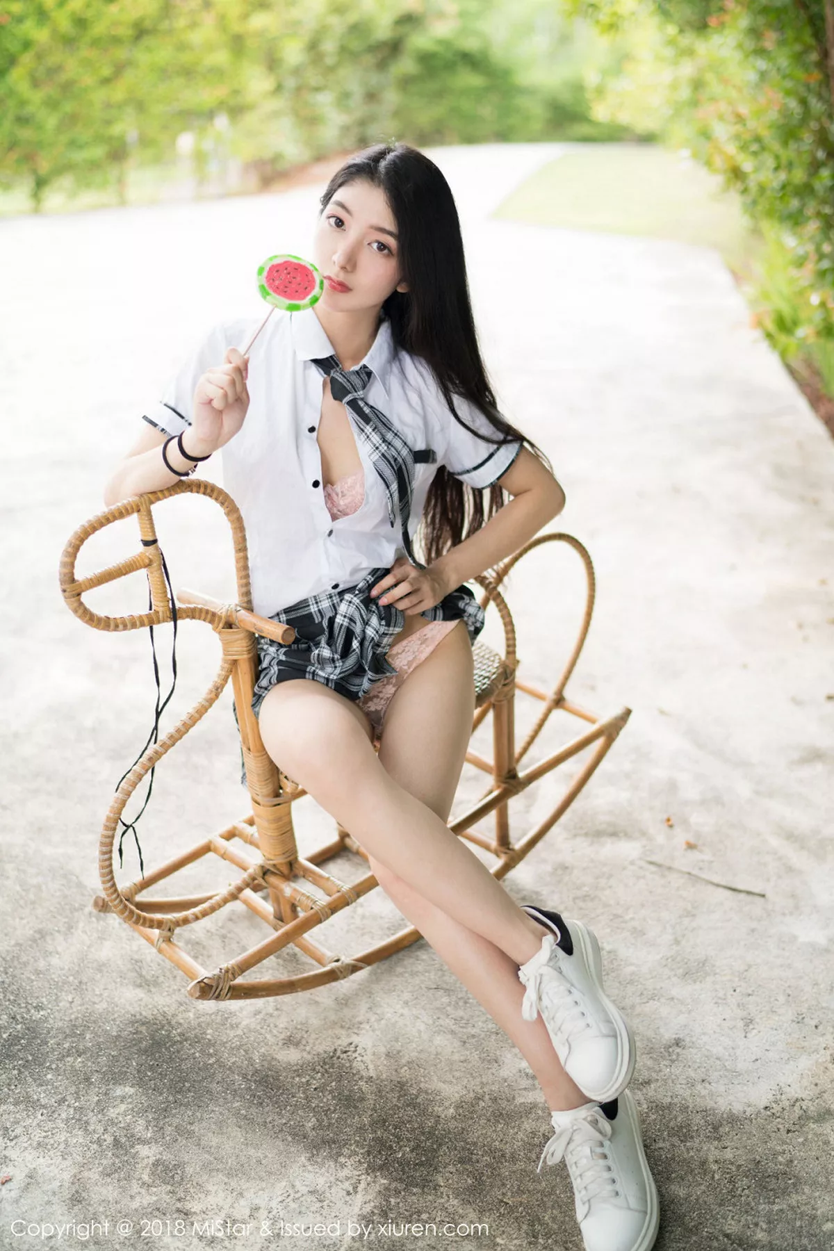 秀人集.com_[MiStar魅妍社]Vol.207_嫩模小热巴甲米旅拍沙滩上开胸毛衣+黑色蕾丝睡裙诱惑写真40P