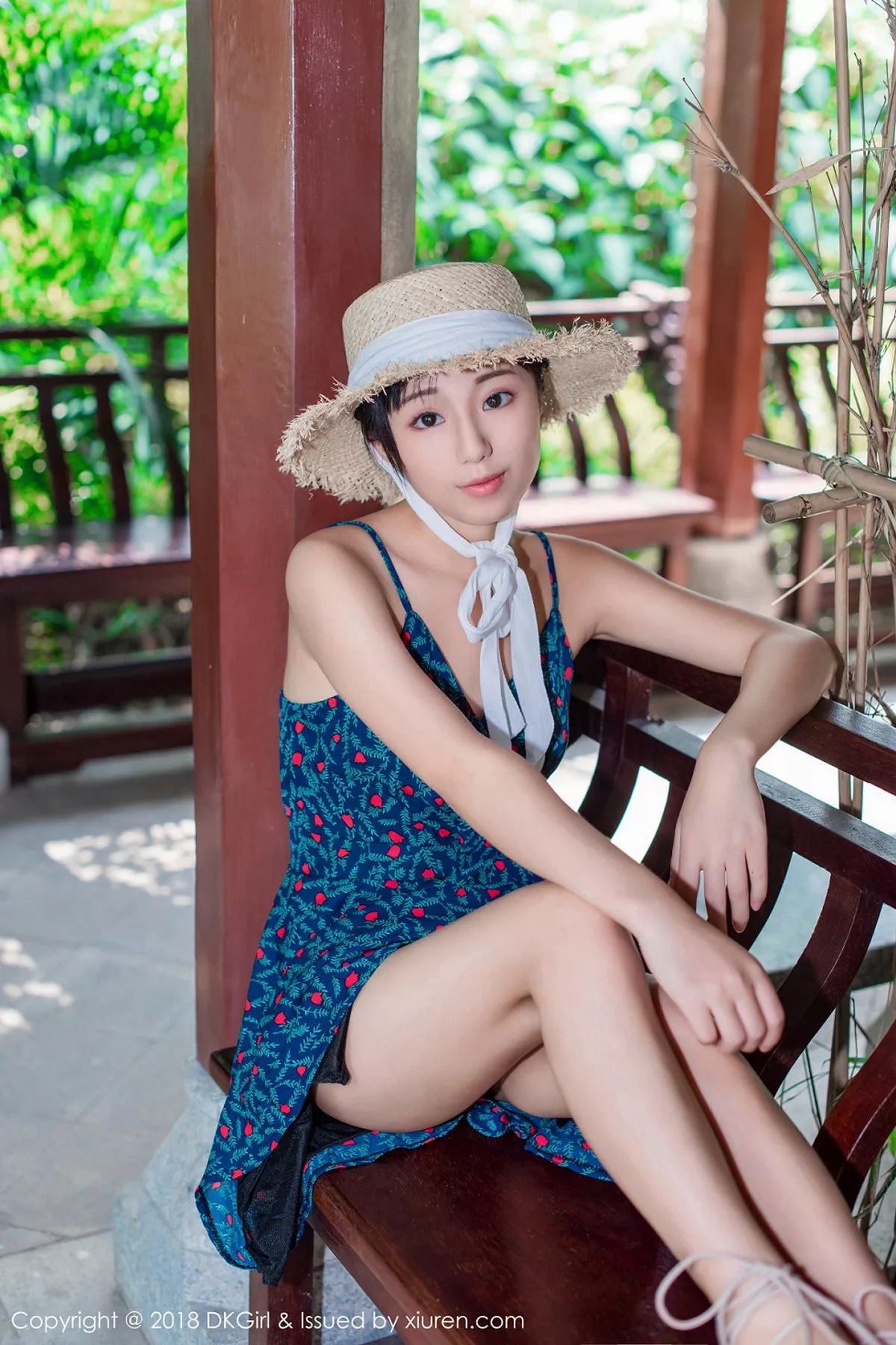 秀人集.com_[DKGirl御女郎]Vol.055_美乳女神苍井优香街拍特辑甜美草帽少女露背吊带裙性感写真53P