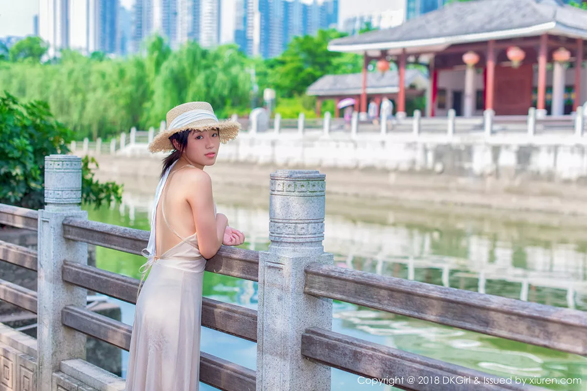 秀人集.com_[DKGirl御女郎]Vol.055_美乳女神苍井优香街拍特辑甜美草帽少女露背吊带裙性感写真53P