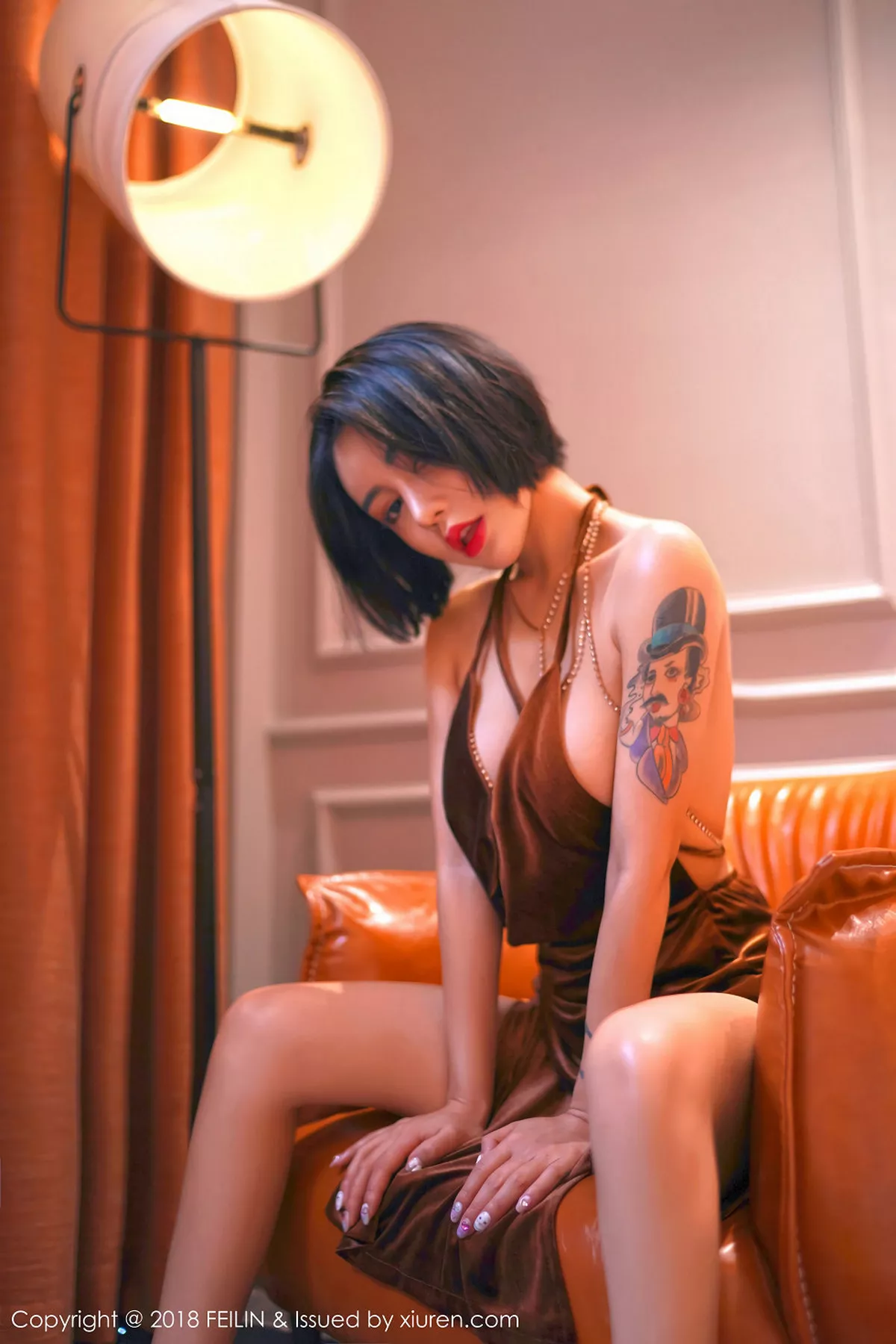 秀人集.com_[FeiLin嗲囡囡]Vol.123_嫩模陆梓琪魅惑私房全裸上身手遮两点半脱内裤诱惑写真40P