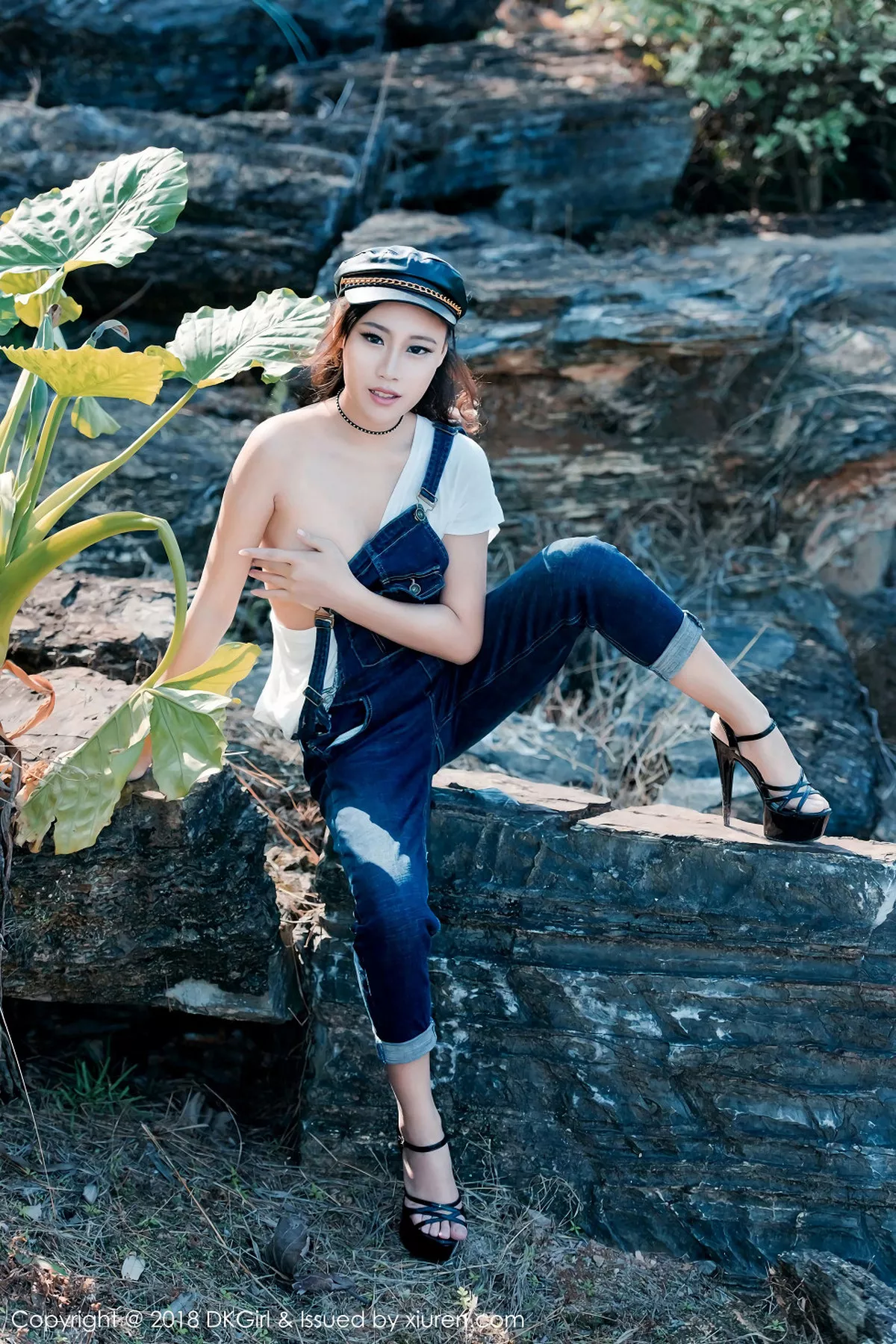 秀人集.com_[DKGirl御女郎]Vol.057_嫩模梦倩户外大尺度真空演绎豪乳美腿完美诱惑写真54P