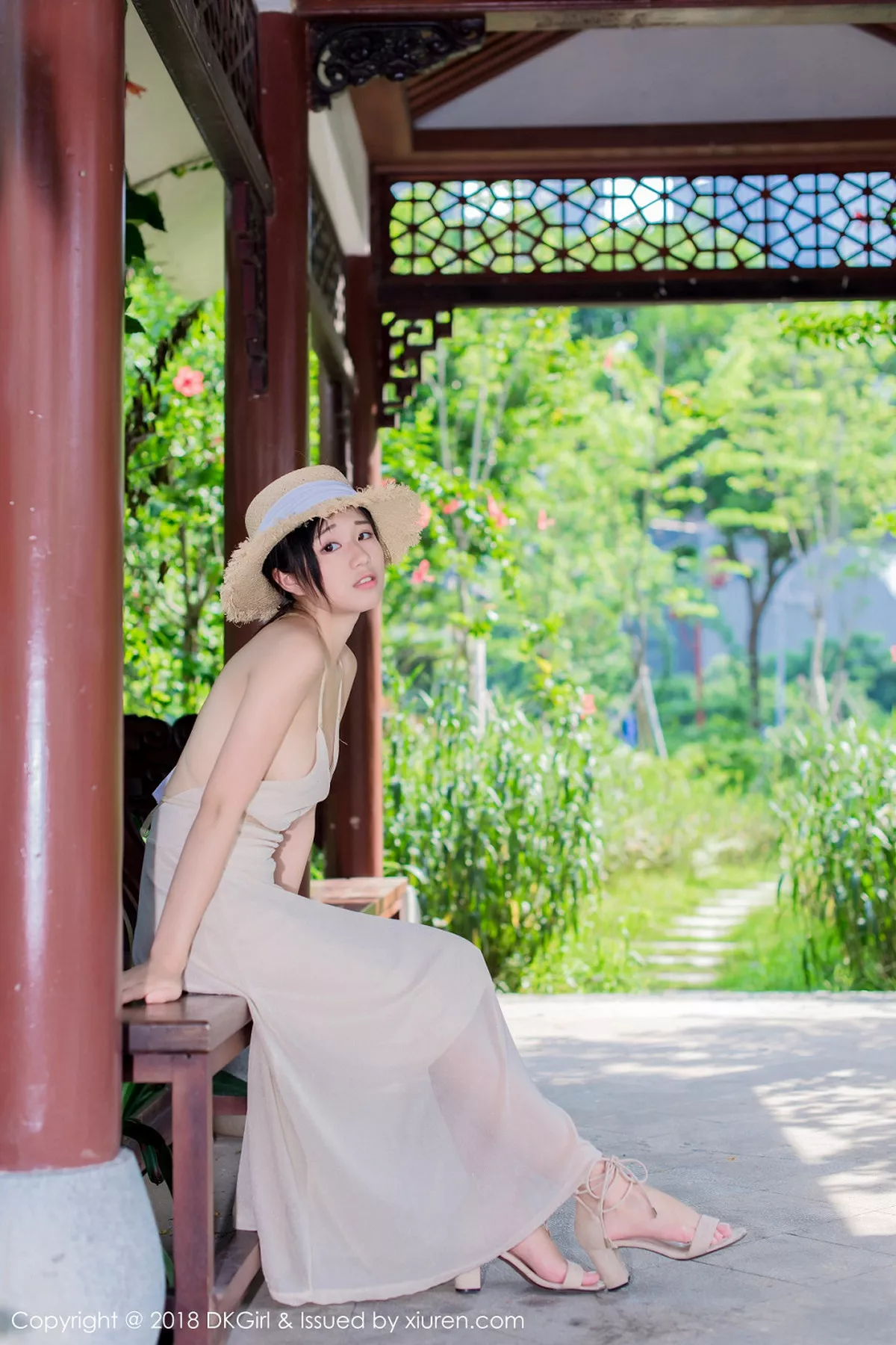 秀人集.com_[DKGirl御女郎]Vol.055_美乳女神苍井优香街拍特辑甜美草帽少女露背吊带裙性感写真53P