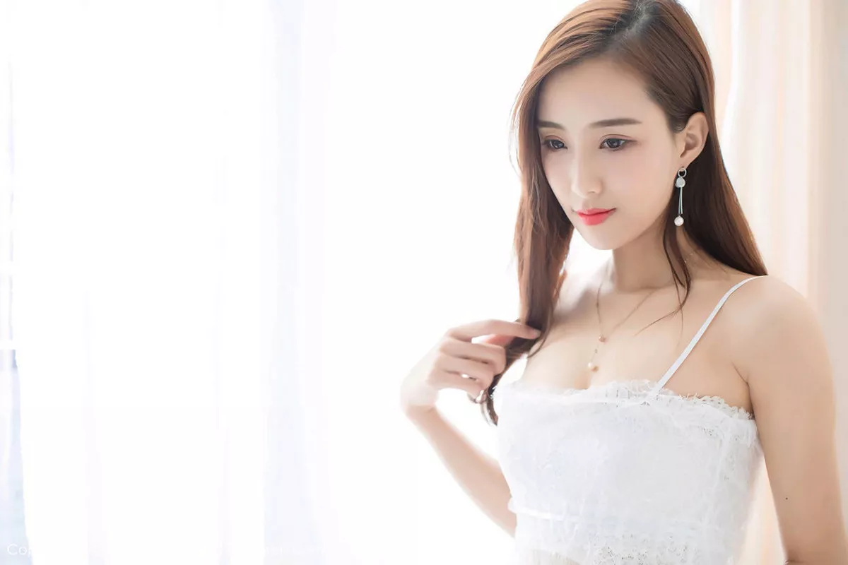 秀人集.com_[IMISS爱蜜社]Vol.217_丽质嫩模猫宝居家私房白色蕾丝内衣配吊带蕾丝袜诱惑写真44P