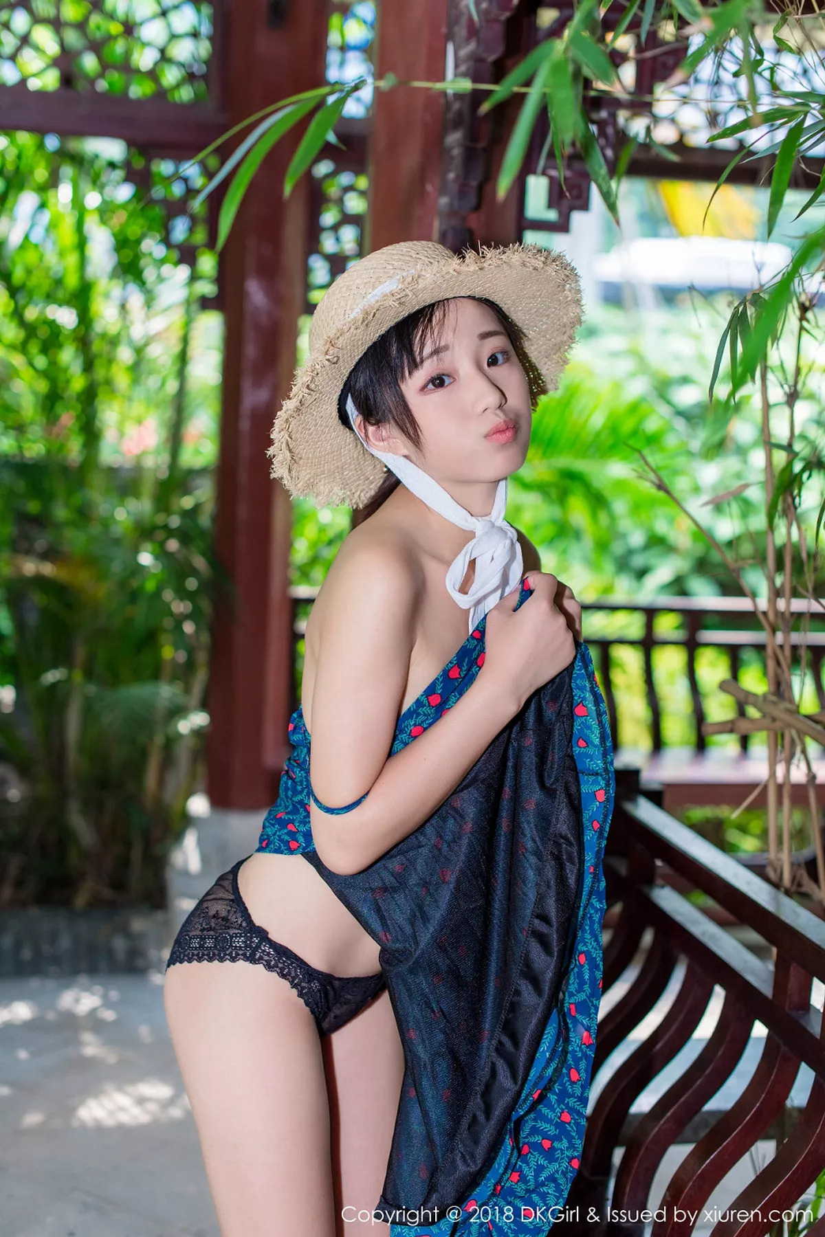 秀人集.com_[DKGirl御女郎]Vol.055_美乳女神苍井优香街拍特辑甜美草帽少女露背吊带裙性感写真53P