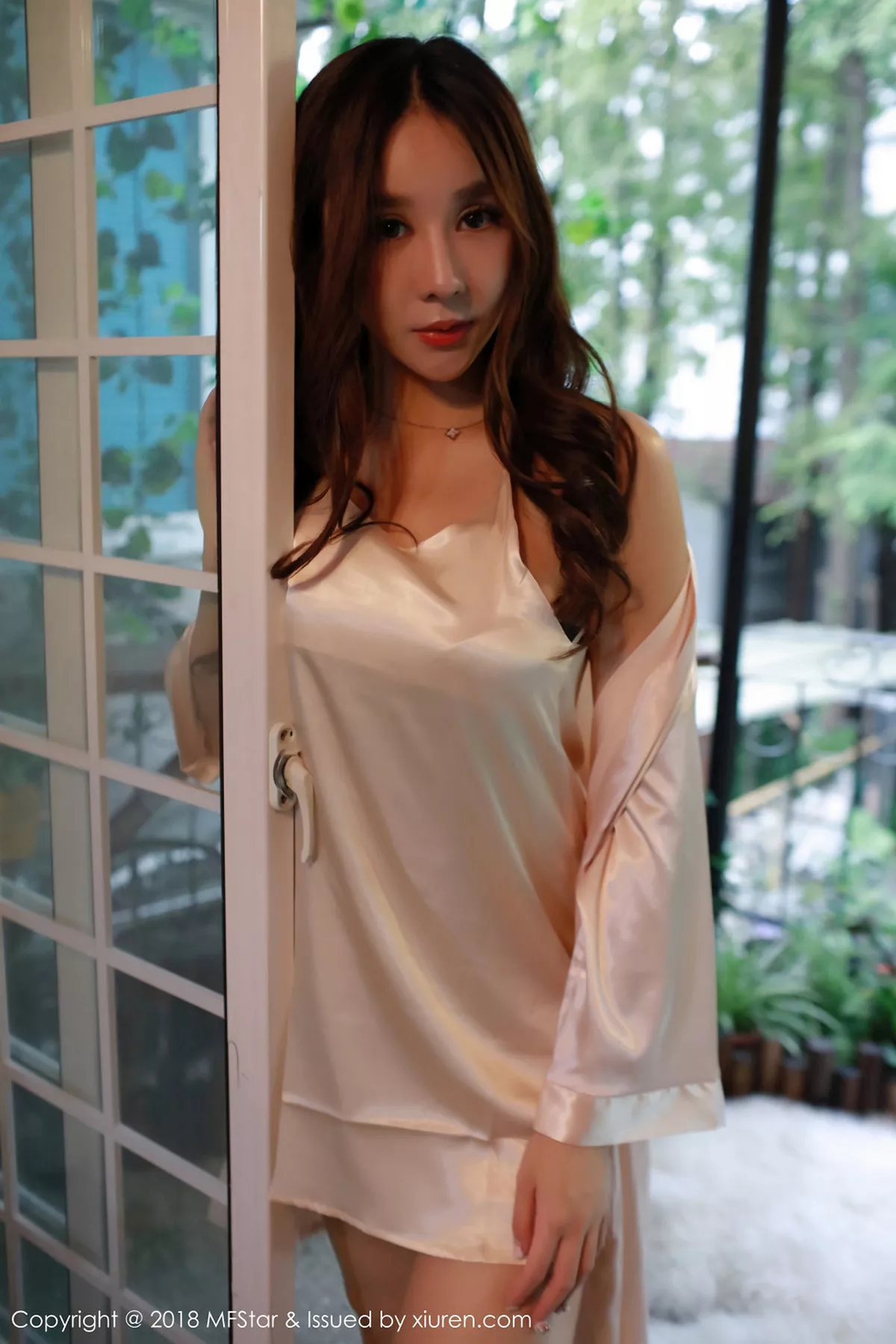 秀人集.com_[MFStar模范学院]Vol.115_嫩模昆熙Quincey灰丝吊带女仆装+粉红兔女郎诱惑写真40P