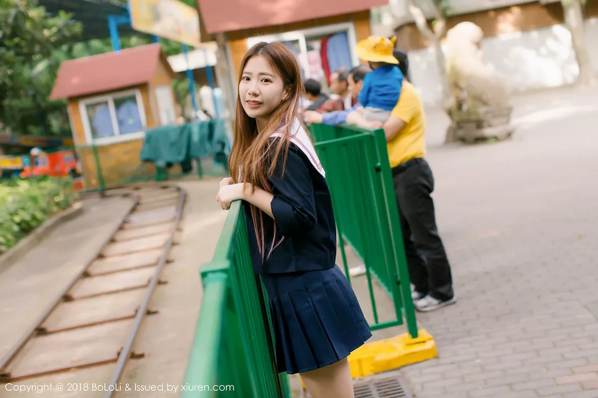 秀人集.com_[Tukmo兔几盟]Vol.107_嫩模董成丽清纯学生装游乐园外拍甜美笑容漂亮迷人写真42P