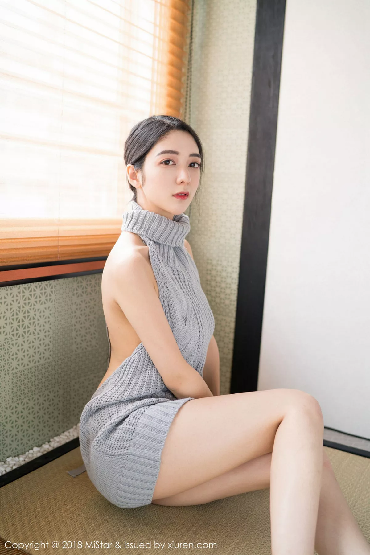 秀人集.com_[MiStar魅妍社]Vol.213_嫩模小热巴北海道旅拍性感开背毛衣+黑丝美女秘书诱惑写真40P