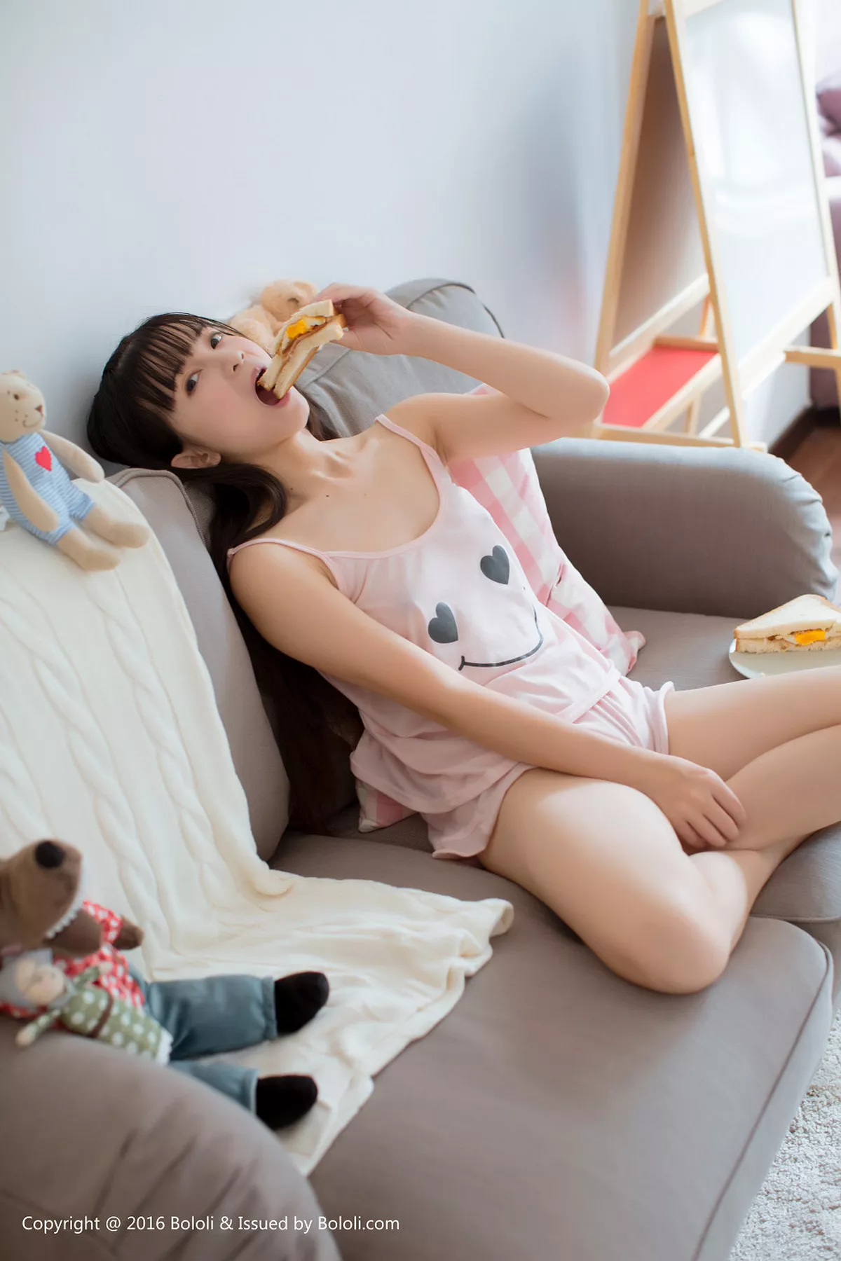 秀人集.com_[Tukmo兔几盟]Vol.110_美少女鱼丸居家私房粉色卡通睡衣小女友视角迷人写真30P