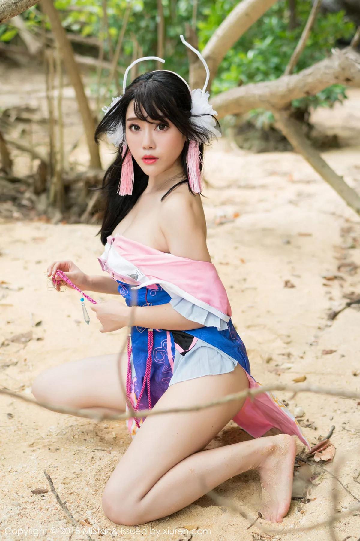 秀人集.com_[MiStar魅妍社]Vol.215_女神兜豆靓Youlina甲米旅拍外拍COS不知火舞热辣诱惑写真50P