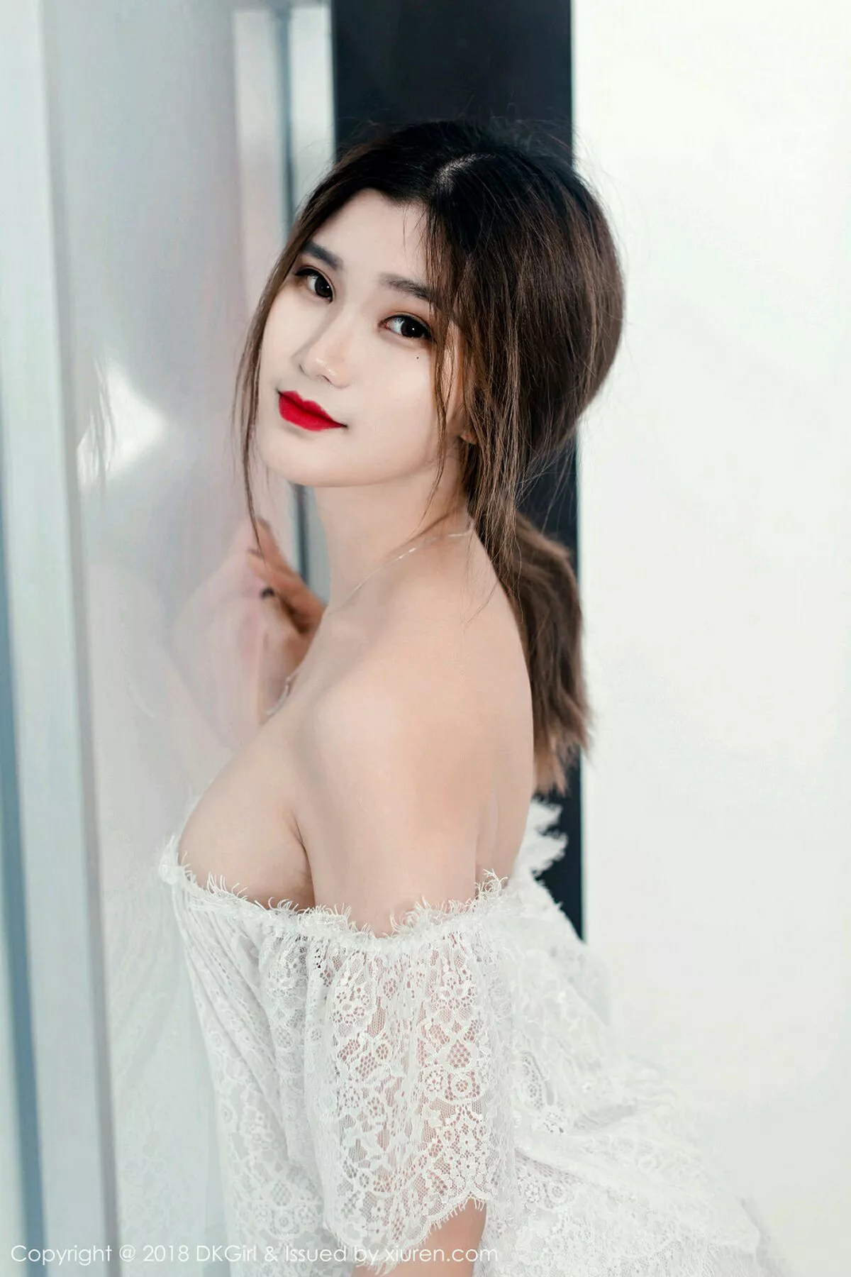 秀人集.com_[DKGirl御女郎]Vol.062_嫩模Ting婷婷居家白色蕾丝薄纱全脱秀豪乳双手遮点诱惑写真53P