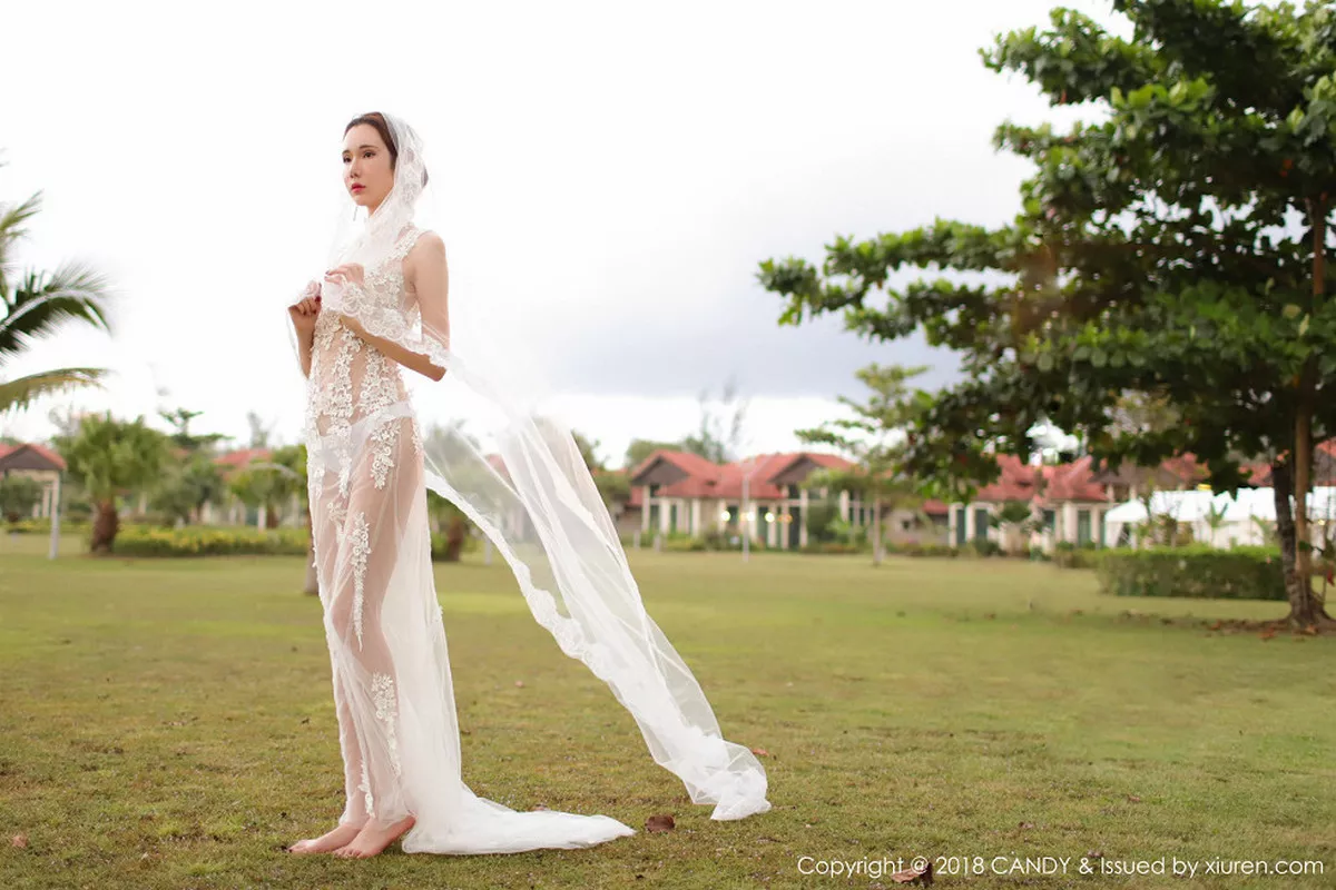 秀人集.com_[Candy糖果画报]Vol.056_女神萌琪琪Irene沙巴旅拍肉色吊带丝袜秀翘臀诱惑写真42P