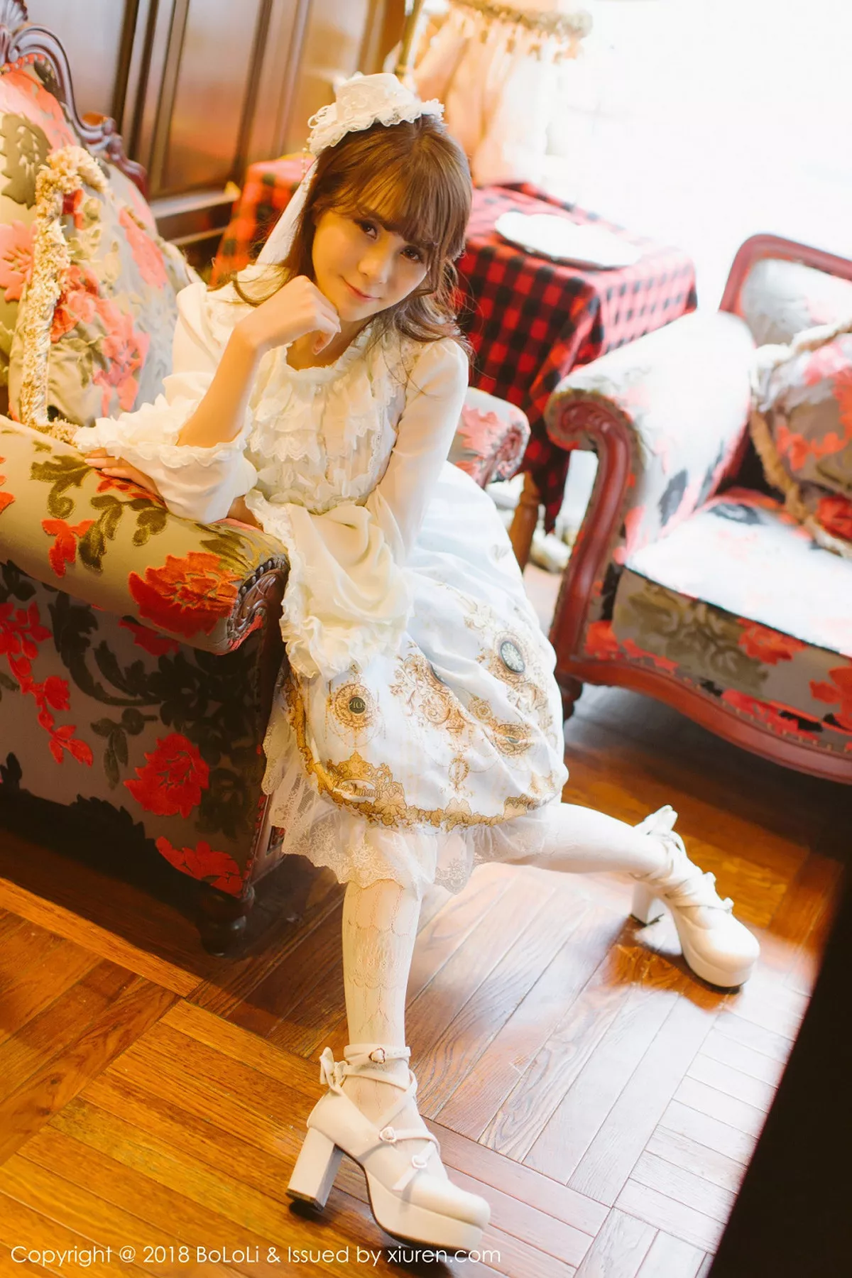 秀人集.com_[Tukmo兔几盟]Vol.113_嫩模夏美酱户外古典优雅洛丽塔系列+清纯可爱学生制服写真62P