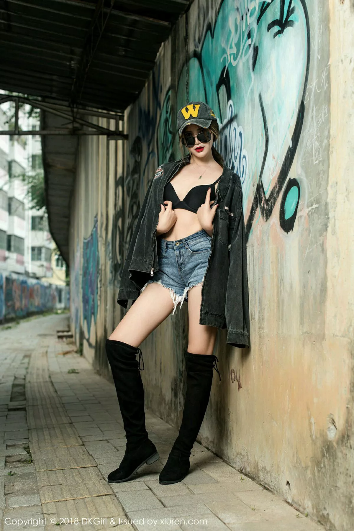 秀人集.com_[DKGirl御女郎]Vol.062_嫩模Ting婷婷居家白色蕾丝薄纱全脱秀豪乳双手遮点诱惑写真53P