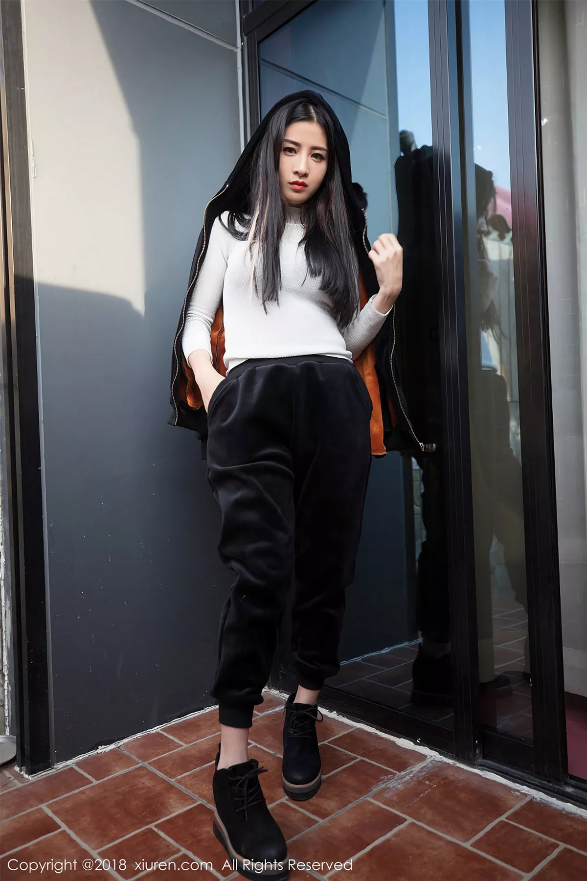 秀人集.com_[XiuRen秀人网]No.943_美女主播以瑟黑色半透薄纱睡裙+大尺度全裸撩人姿势诱惑写真51P