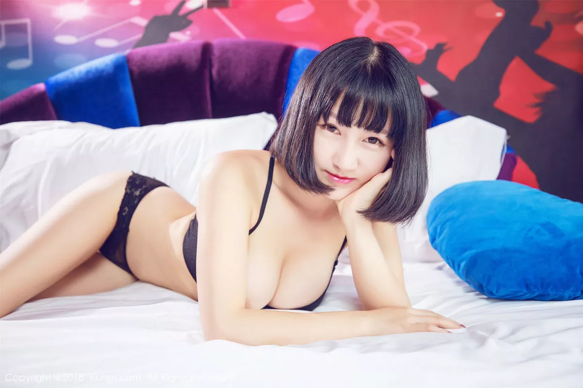 秀人集.com_[XiuRen秀人网]No.933_嫩模小探戈私房白色蕾丝内裤全裸上身傲人美乳极致诱惑写真67P