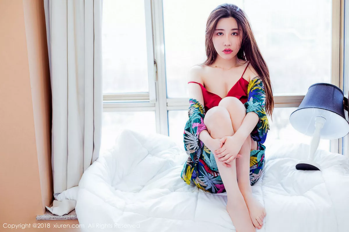 秀人集.com_[XiuRen秀人网]No.959_嫩模美昕Yumi吊带牛仔连身裙秀滑嫩肌肤完美身材性感写真83P