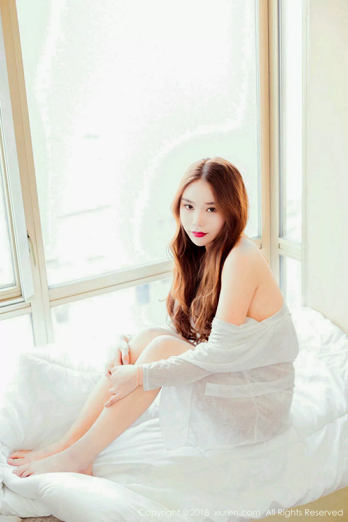 秀人集.com_[XiuRen秀人网]No.972_新人妹子小曼miki居家真空白衬衣半脱秀豪乳露点火辣诱惑写真60P