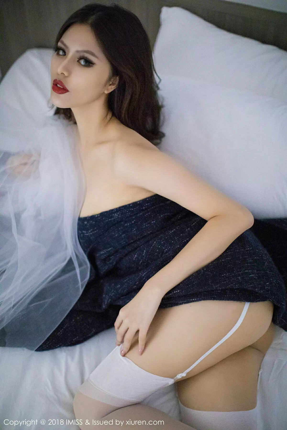 秀人集.com_[IMISS爱蜜社]Vol.231_高挑美女若彤boomboom白浴袍配黑丝袜秀完美身材诱惑写真39P