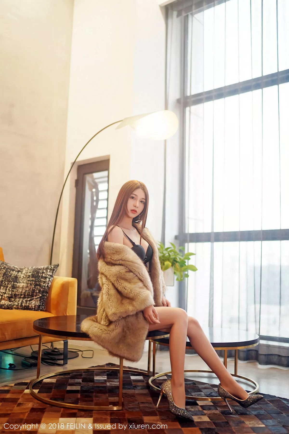 秀人集.com_[FeiLin嗲囡囡]Vol.131_清甜美女luna张静燕粉红帽子外套下性感黑色内衣写真39P