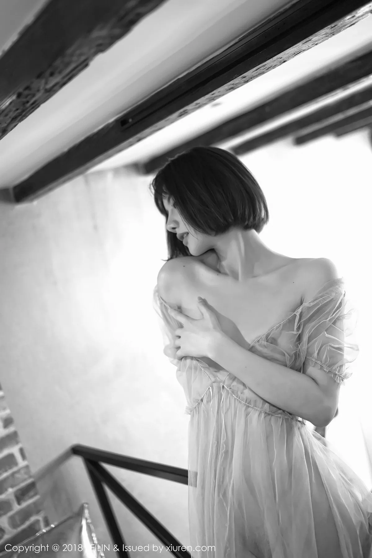 秀人集.com_[FeiLin嗲囡囡]Vol.134_嫩模就是阿朱啊性感黑白大片全裸秀美背撩人诱惑写真40P