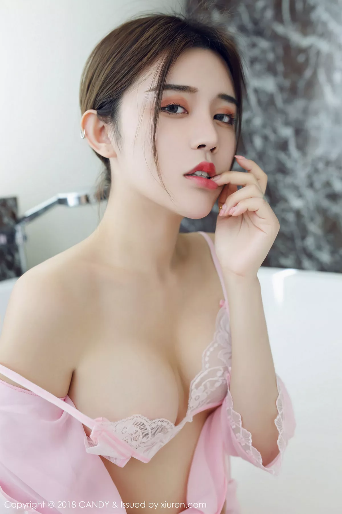 秀人集.com_[Candy糖果画报]Vol.058_嫩模Cris_卓娅祺真空连身裙配白色蕾丝袜秀美乳撩人诱惑写真44P