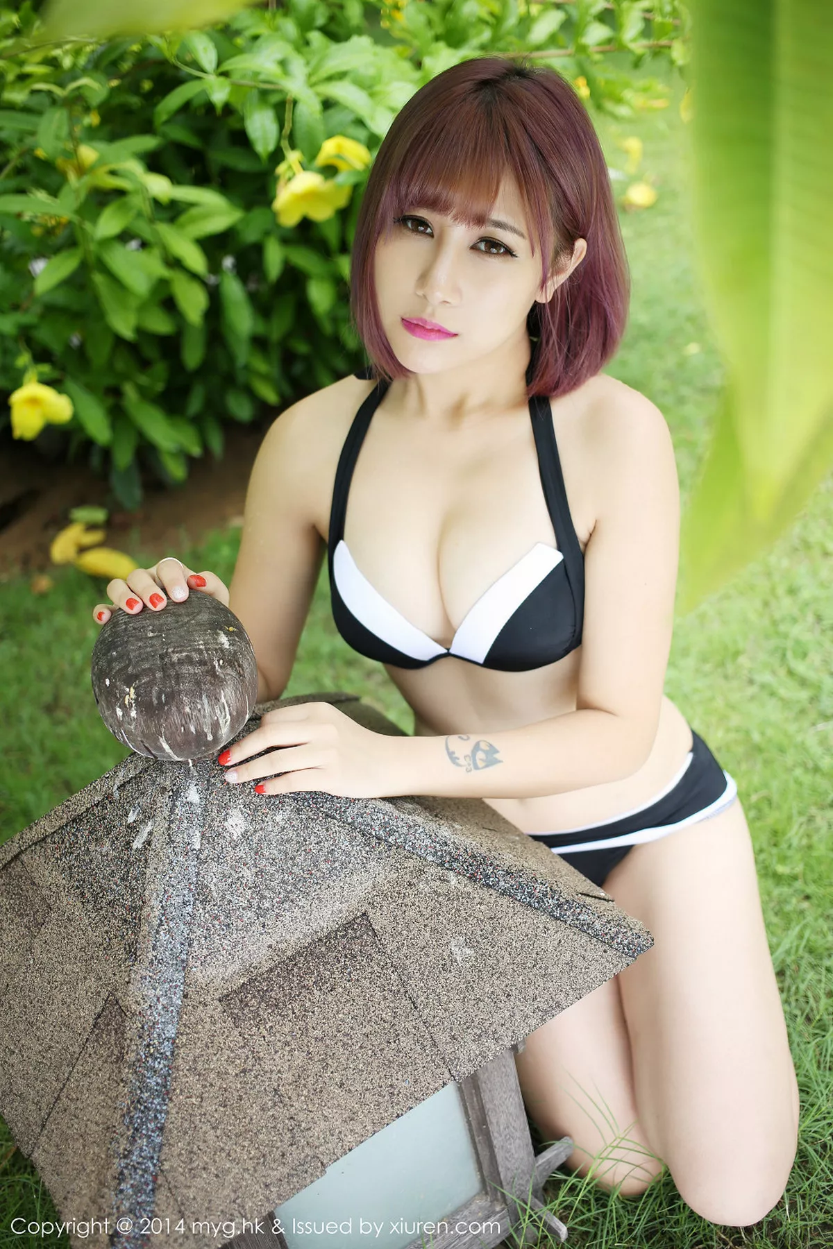 秀人集.com_[MyGirl美媛馆]Vol.040_嫩模Fiona伊雨蔓泳池边性感黑色比基尼完美身材写真43P