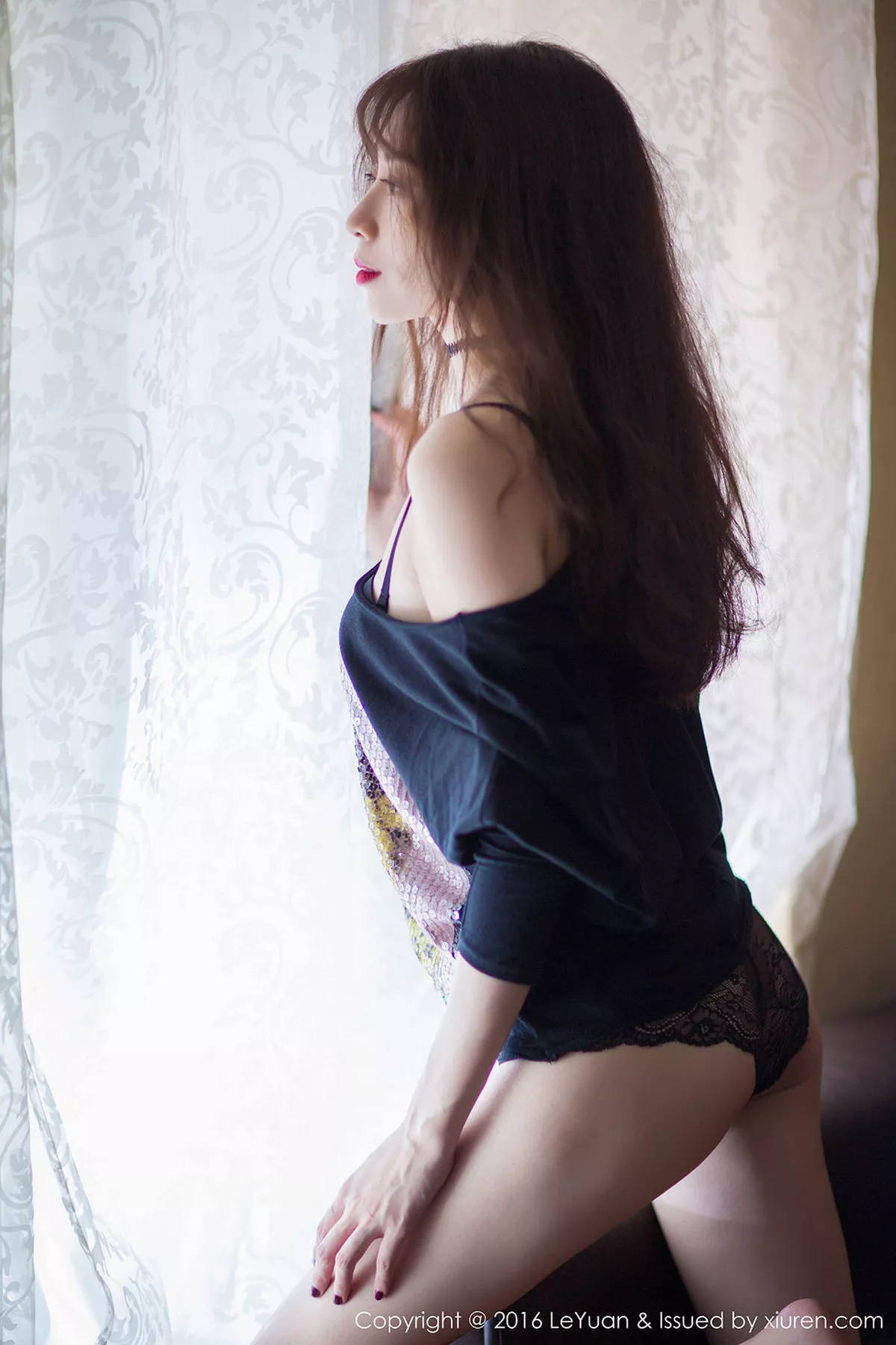 秀人集.com_[LeYuan星乐园]Vol.006_嫩模楚琪kiki清新服饰白嫩美长腿性感写真50P