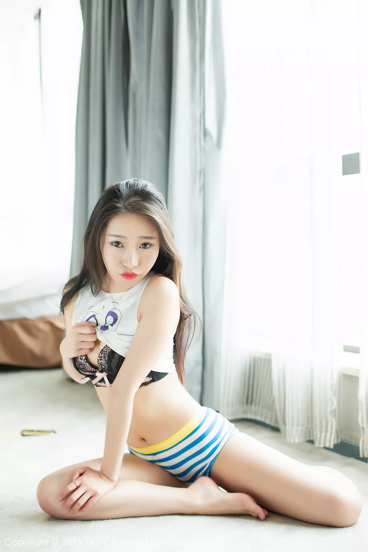 秀人集.com_[Taste顽味生活]Vol.012_嫩模张槑槑皮卡丘上衣下的饱满双乳性感小内裤写真50P