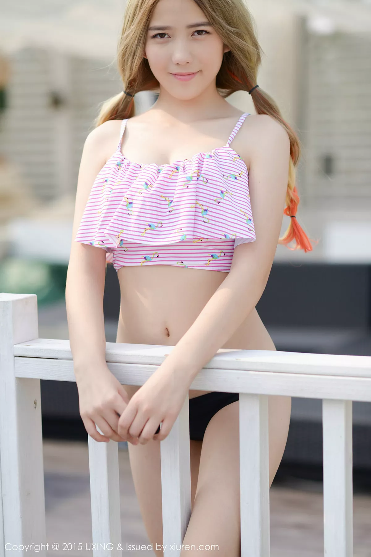 秀人集.com_[UXING优星馆]Vol.032_嫩模懒桃子抹胸内衣半露酥胸夸张表情性感写真50P