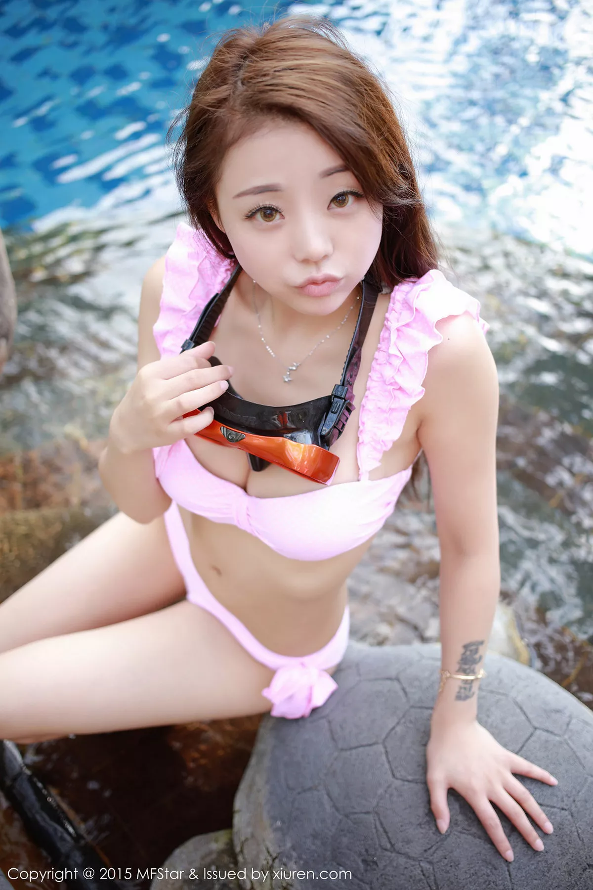 秀人集.com_[MFStar模范学院]Vol.023_嫩模佘贝拉bella龙目岛旅拍蕾丝睡裙半露酥胸写真56P