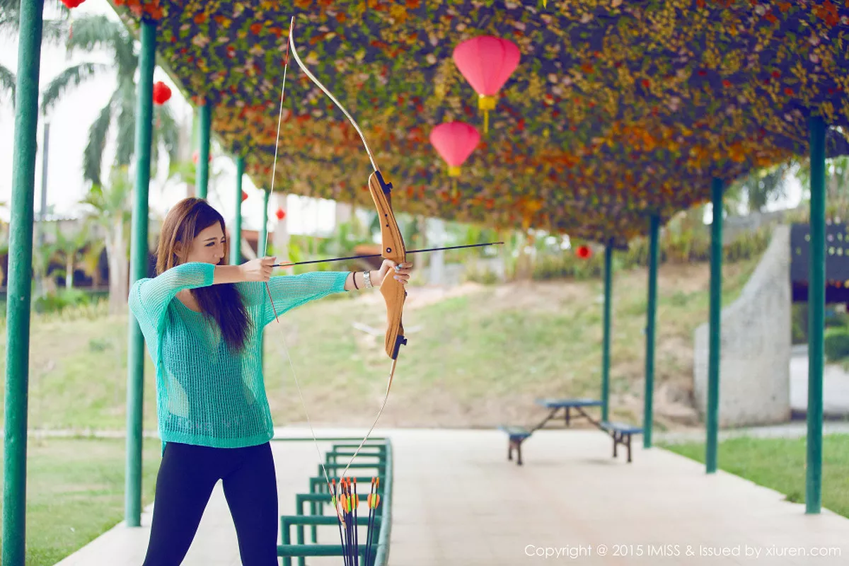 秀人集.com_[IMISS爱蜜社]Vol.037_嫩模Nono酱富都飘雪温泉外拍性感比基尼完美写真53P