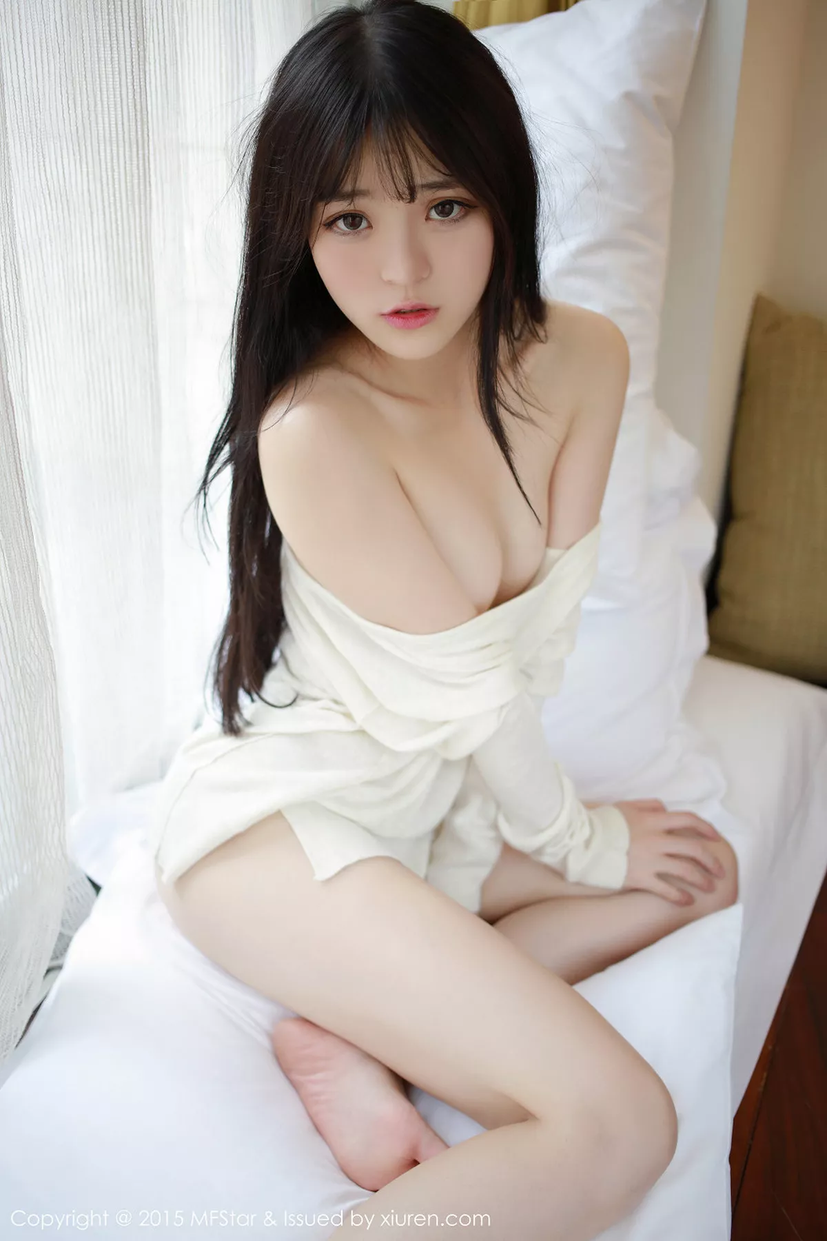 秀人集.com_[MFStar模范学院]Vol.029_嫩模伊小七MoMo白嫩肌肤诱人酮体大胆诱惑写真51P